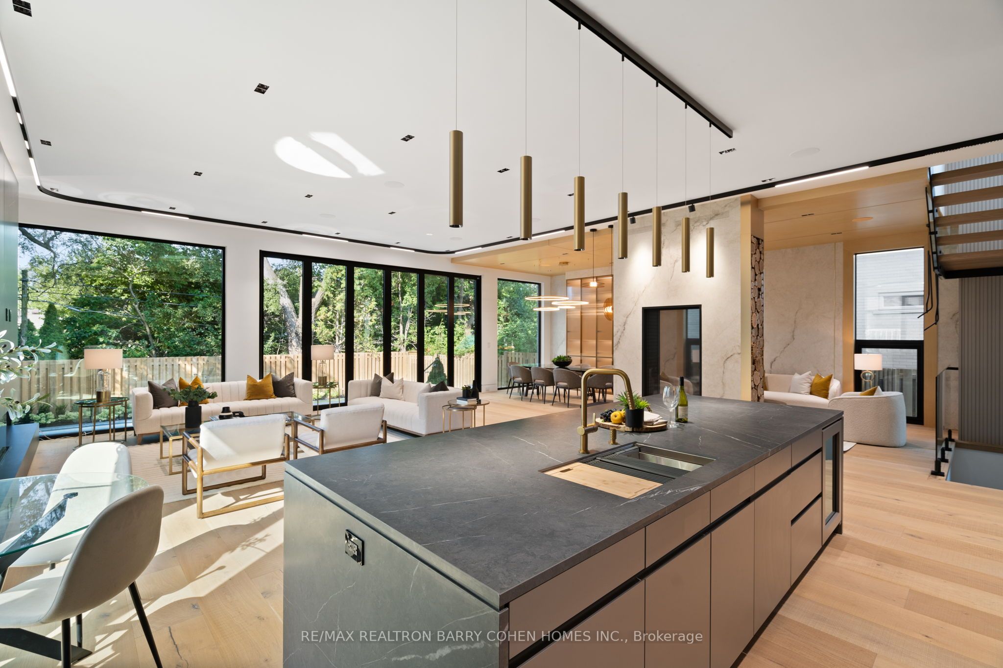 60 Alexandra Wood Property Photo 11