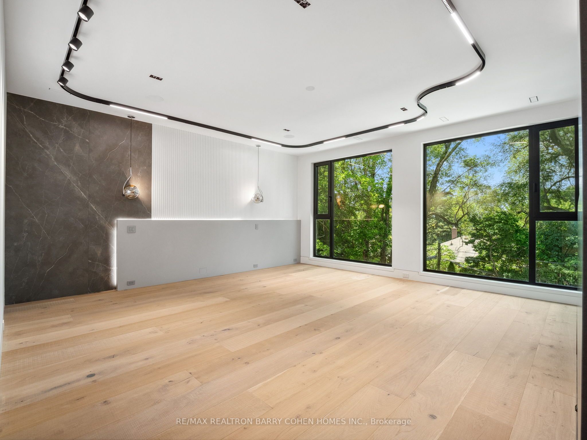 60 Alexandra Wood Property Photo 19