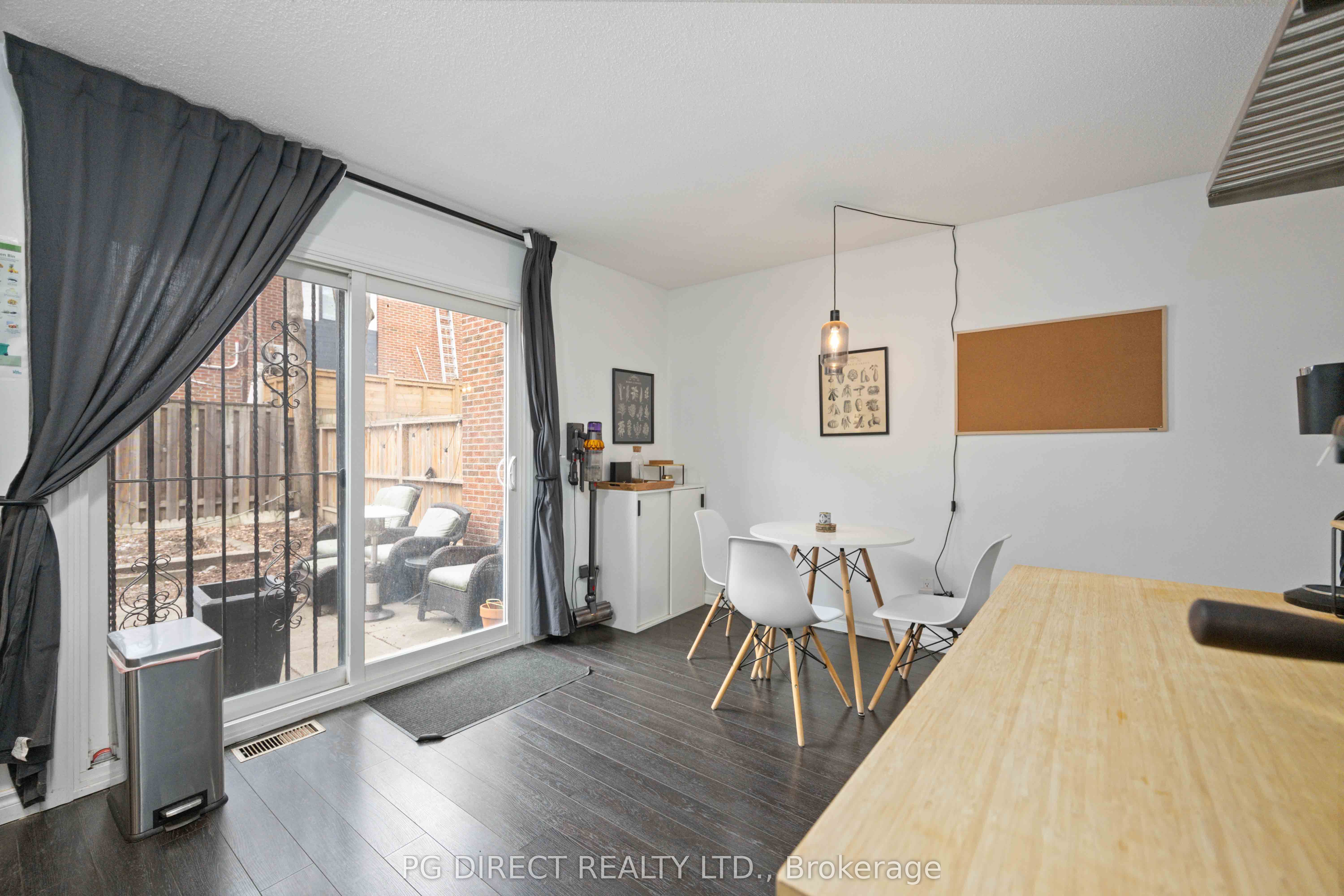 88 Stanley Terrace Property Photo 4