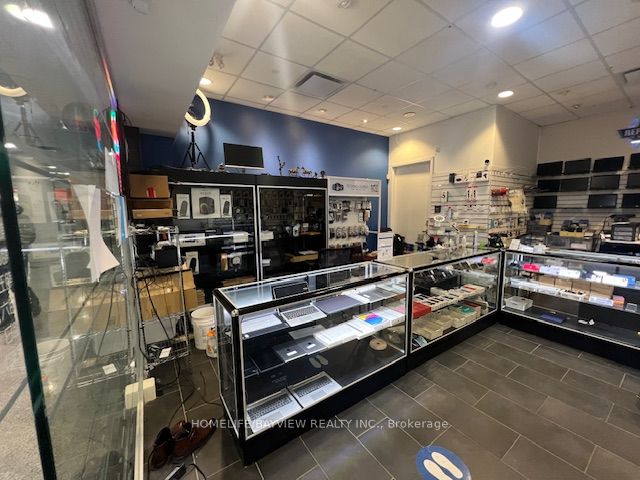 #102b - 222 Spadina Avenue Property Photo 3