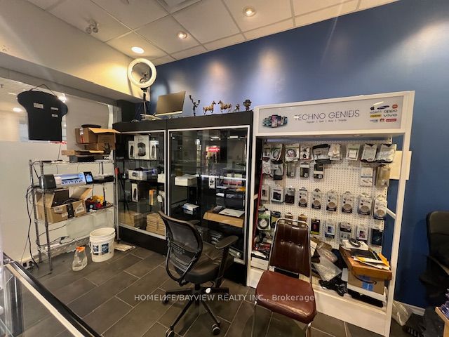 #102b - 222 Spadina Avenue Property Photo 12