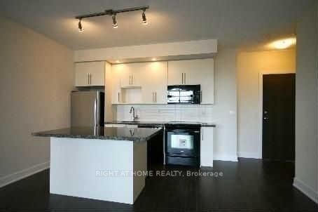 #1405 - 28 Linden Street Property Photo 5