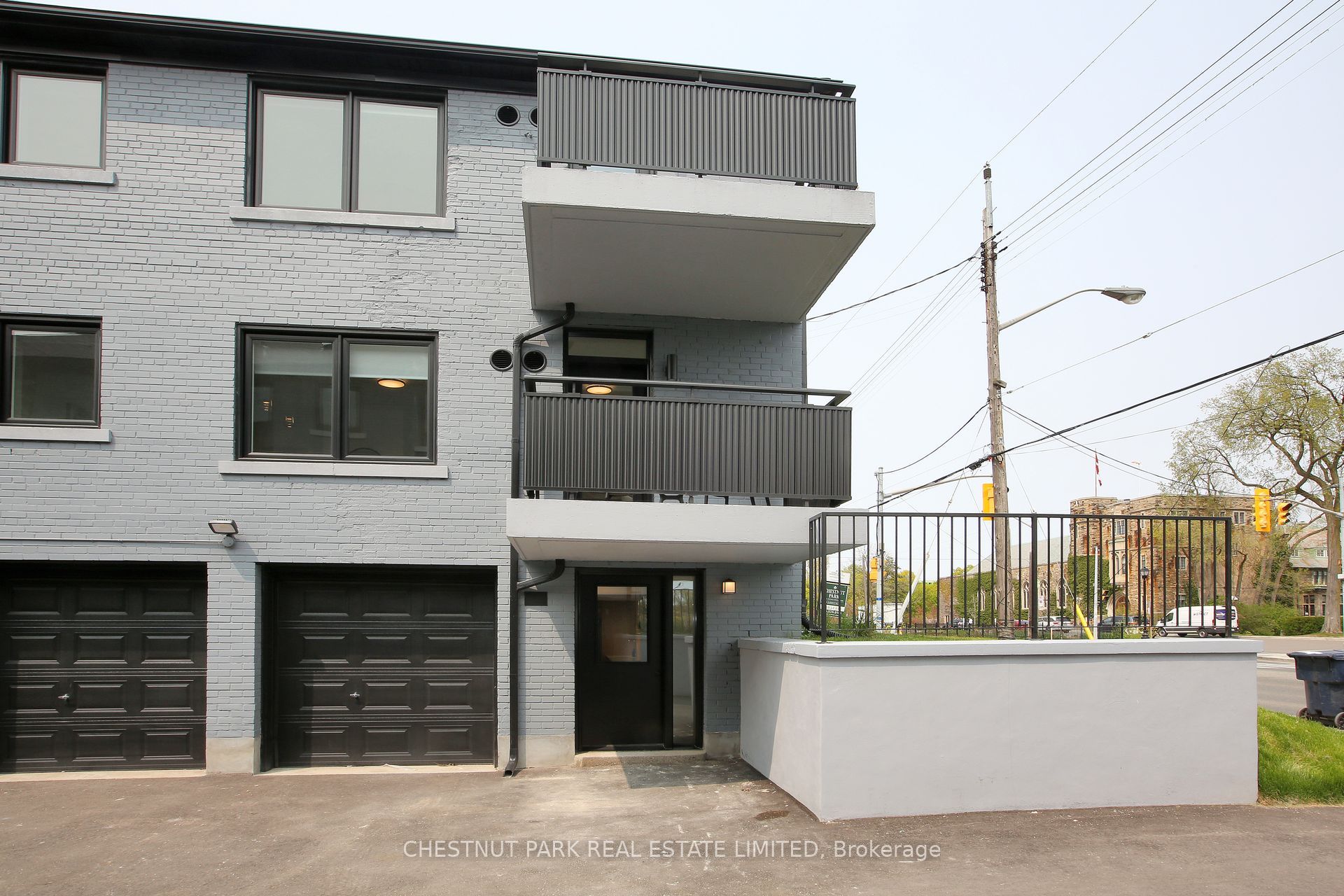 #1 - 1472 Avenue Road Property Photo 2