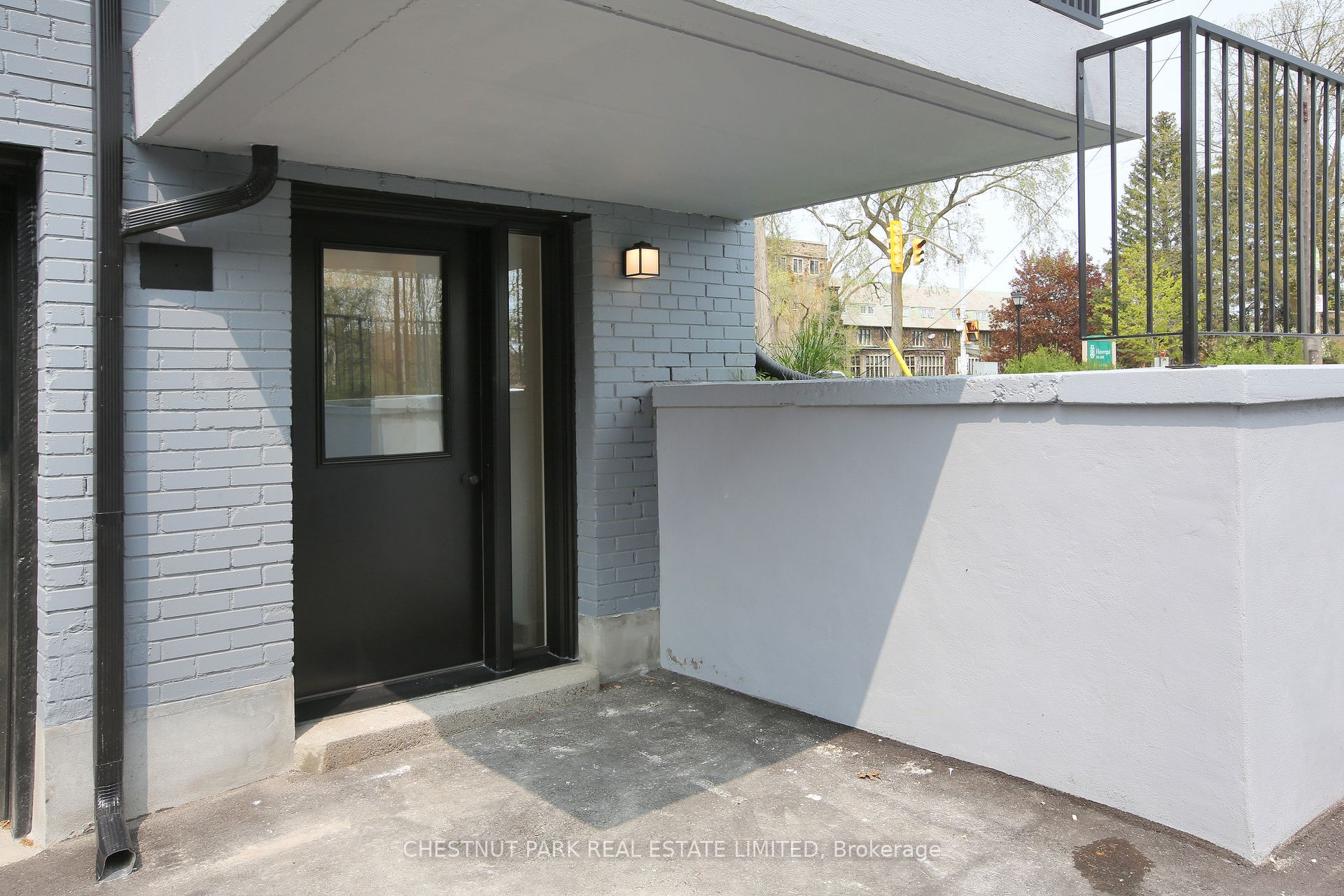 #1 - 1472 Avenue Road Property Photo 15