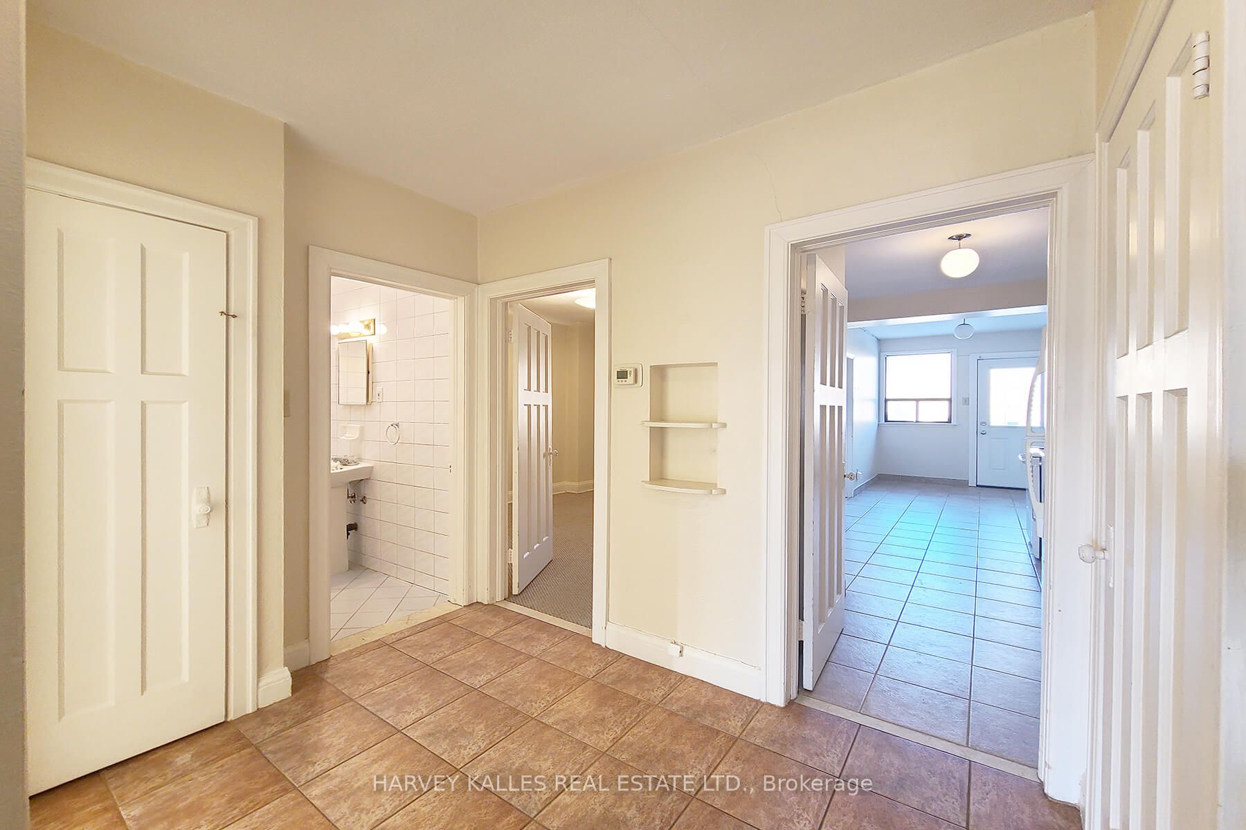 #2nd Flr - 1755 Avenue Road Property Photo 2