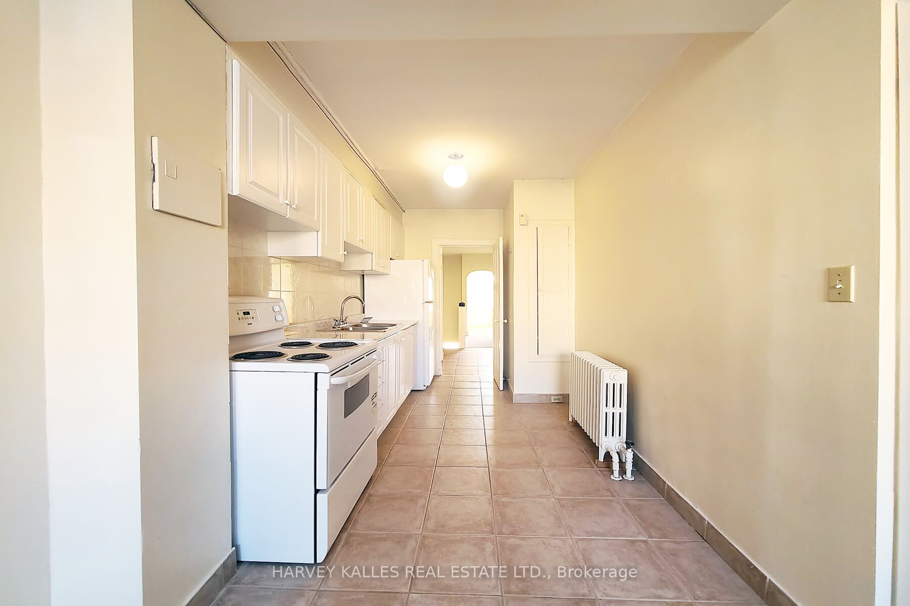 #2nd Flr - 1755 Avenue Road Property Photo 5
