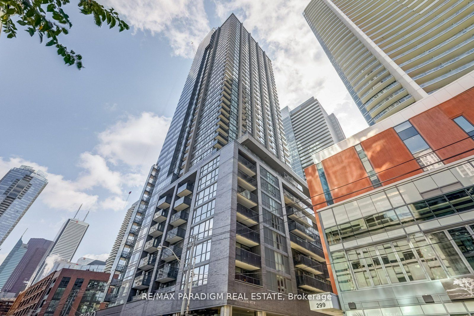 #806 - 295 Adelaide Street Property Photo 1