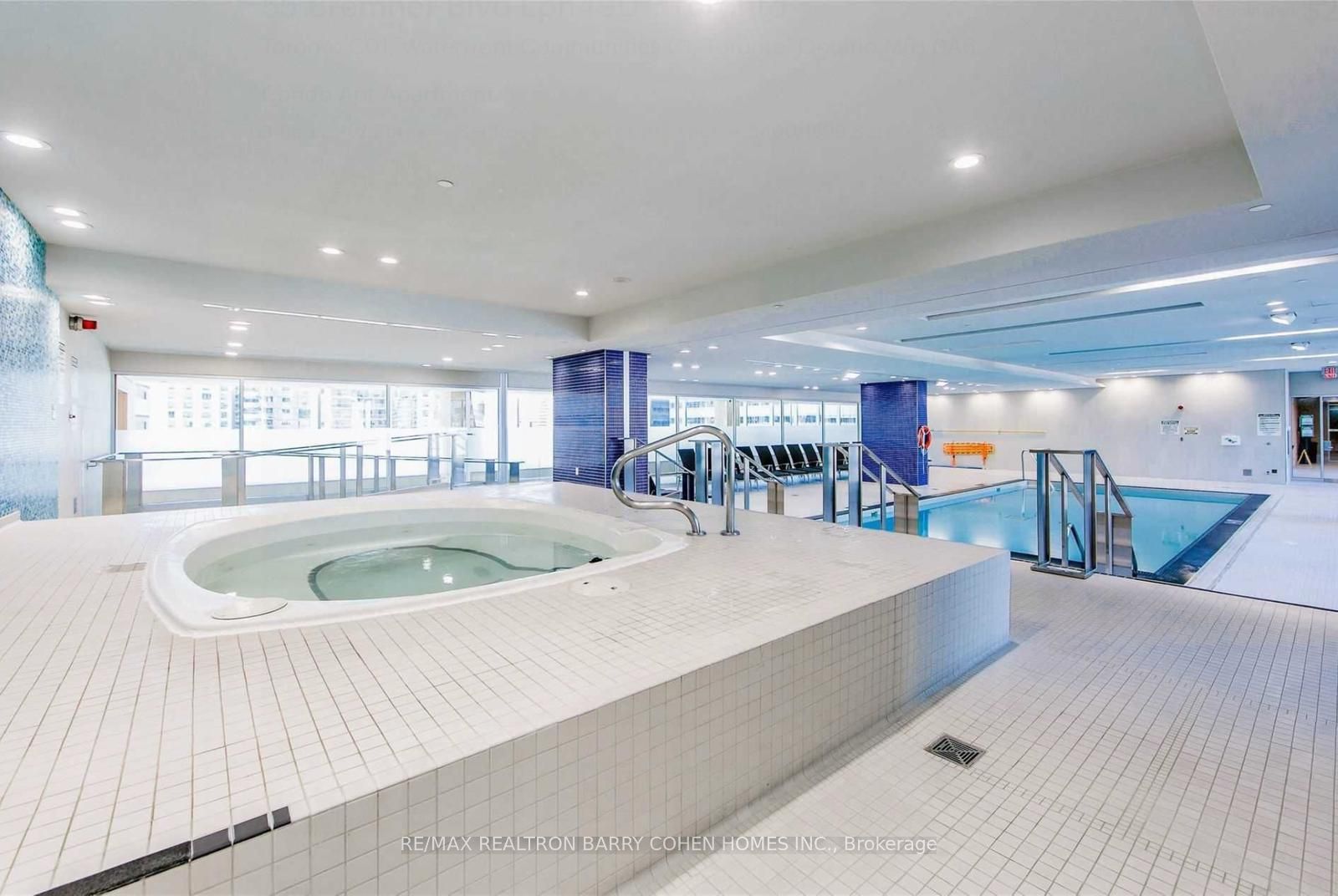 #1810 - 55 Bremner Boulevard Property Photo 7
