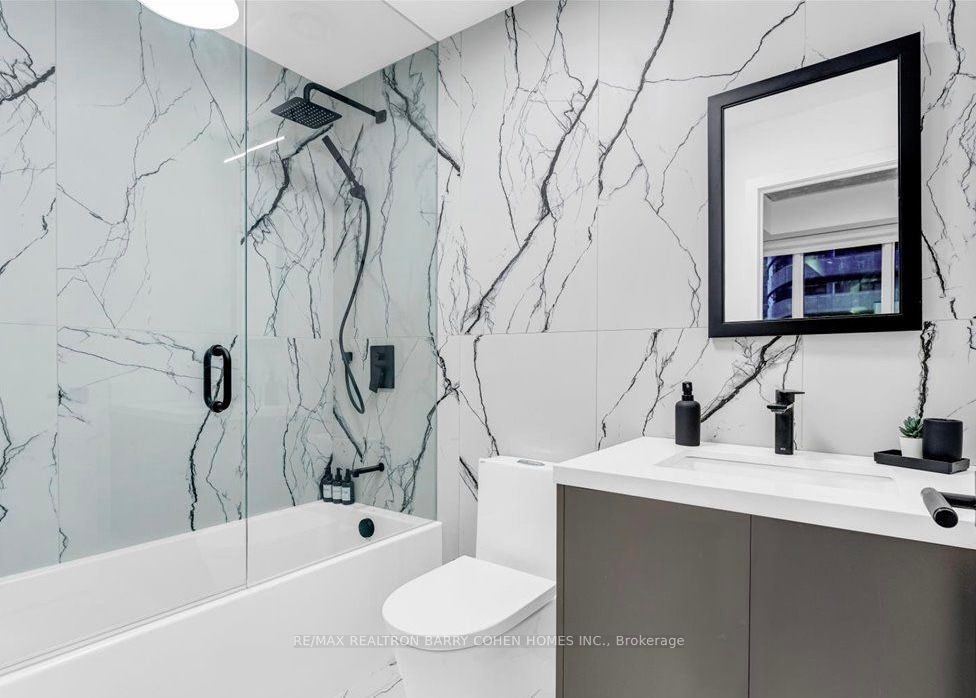 #1810 - 55 Bremner Boulevard Property Photo 18