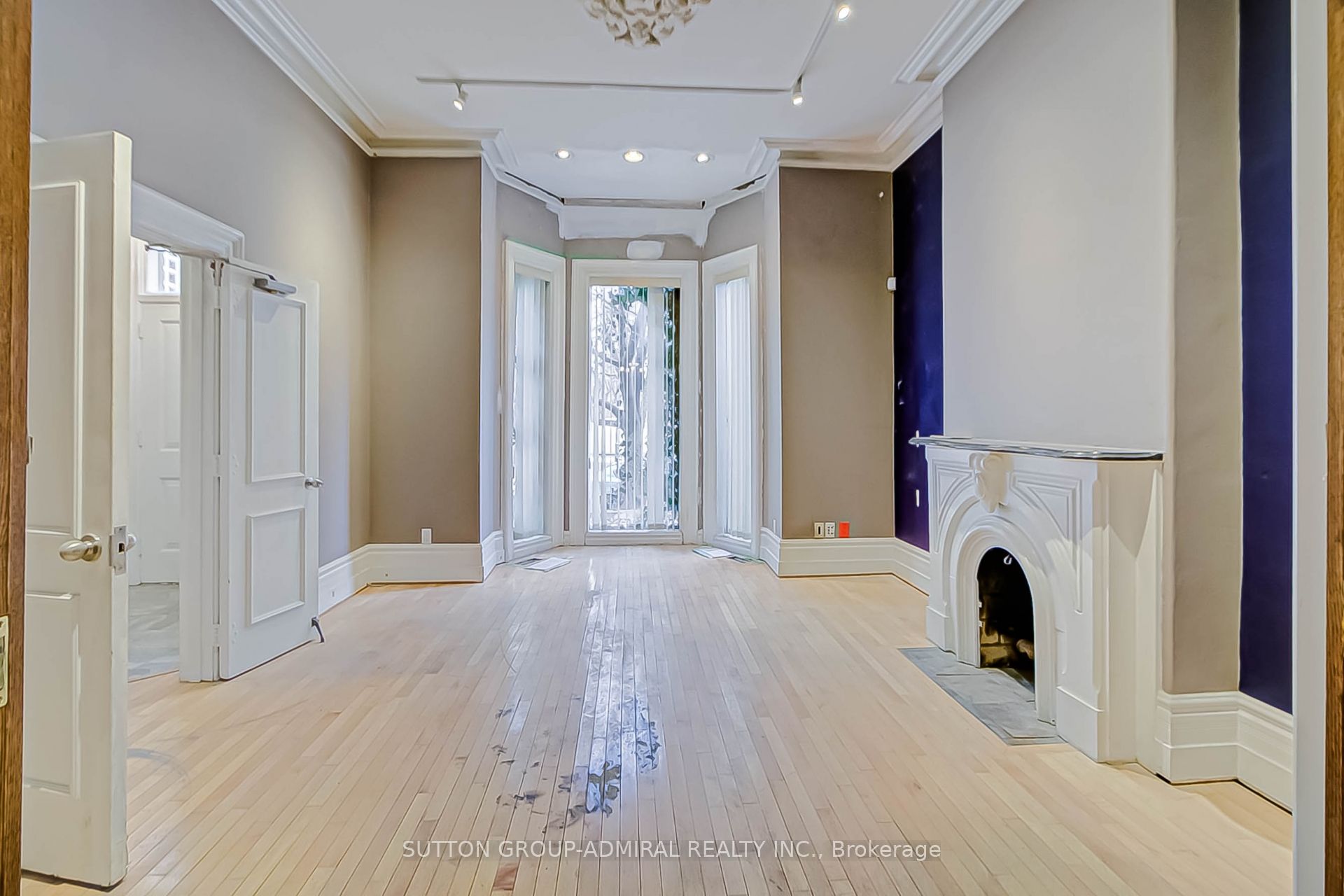13 Clarence Square Property Photo 4
