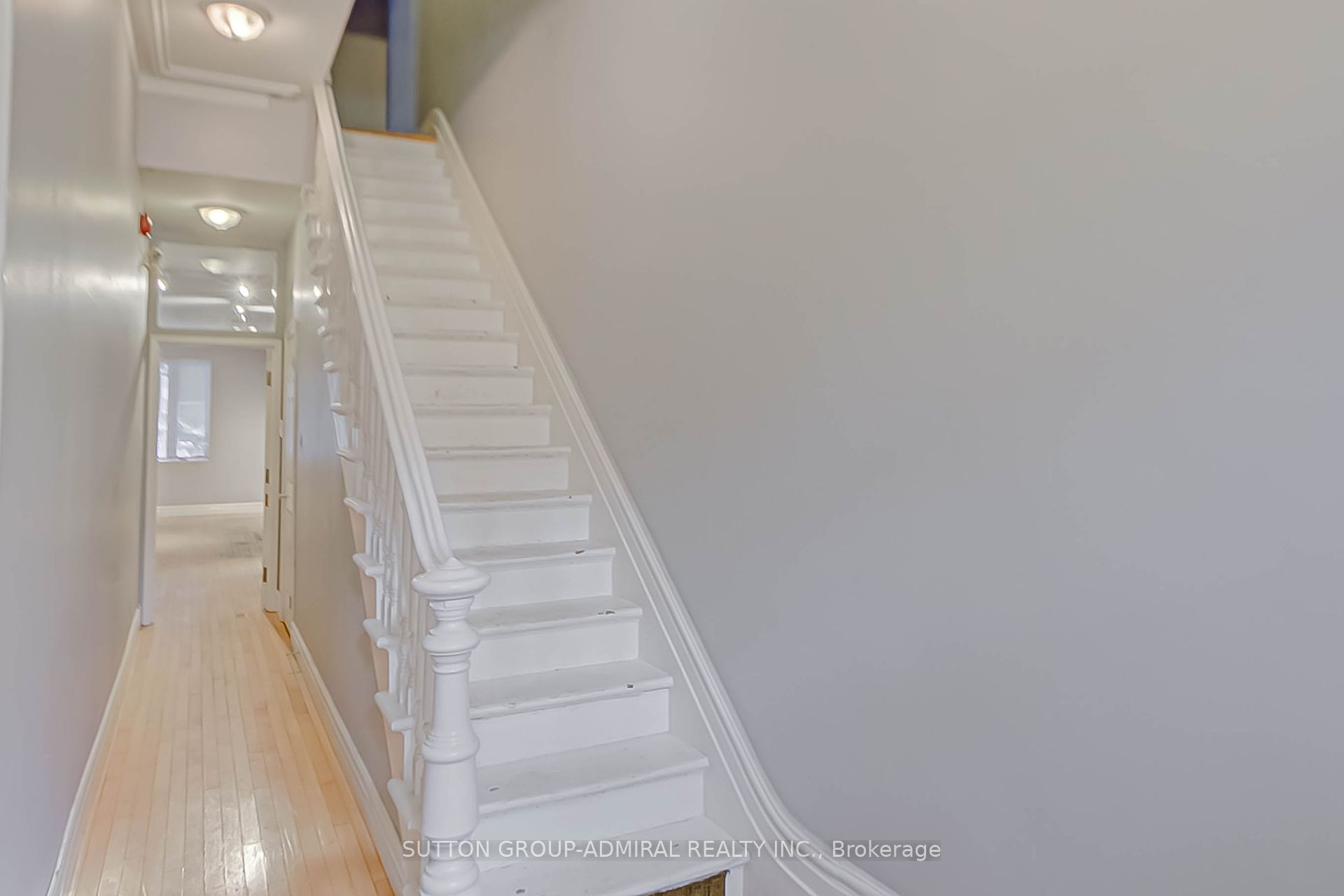 13 Clarence Square Property Photo 7