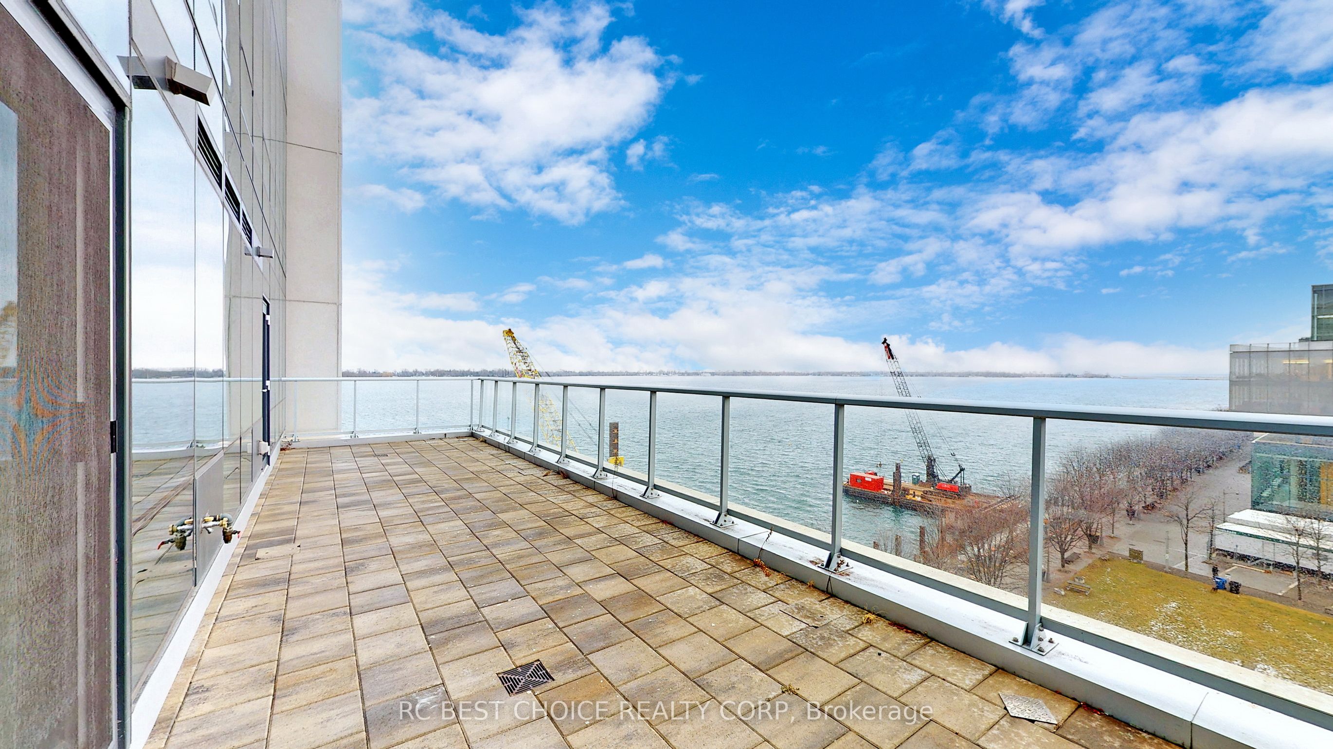 #723 - 55 Merchants' Wharf Street Property Photo 1