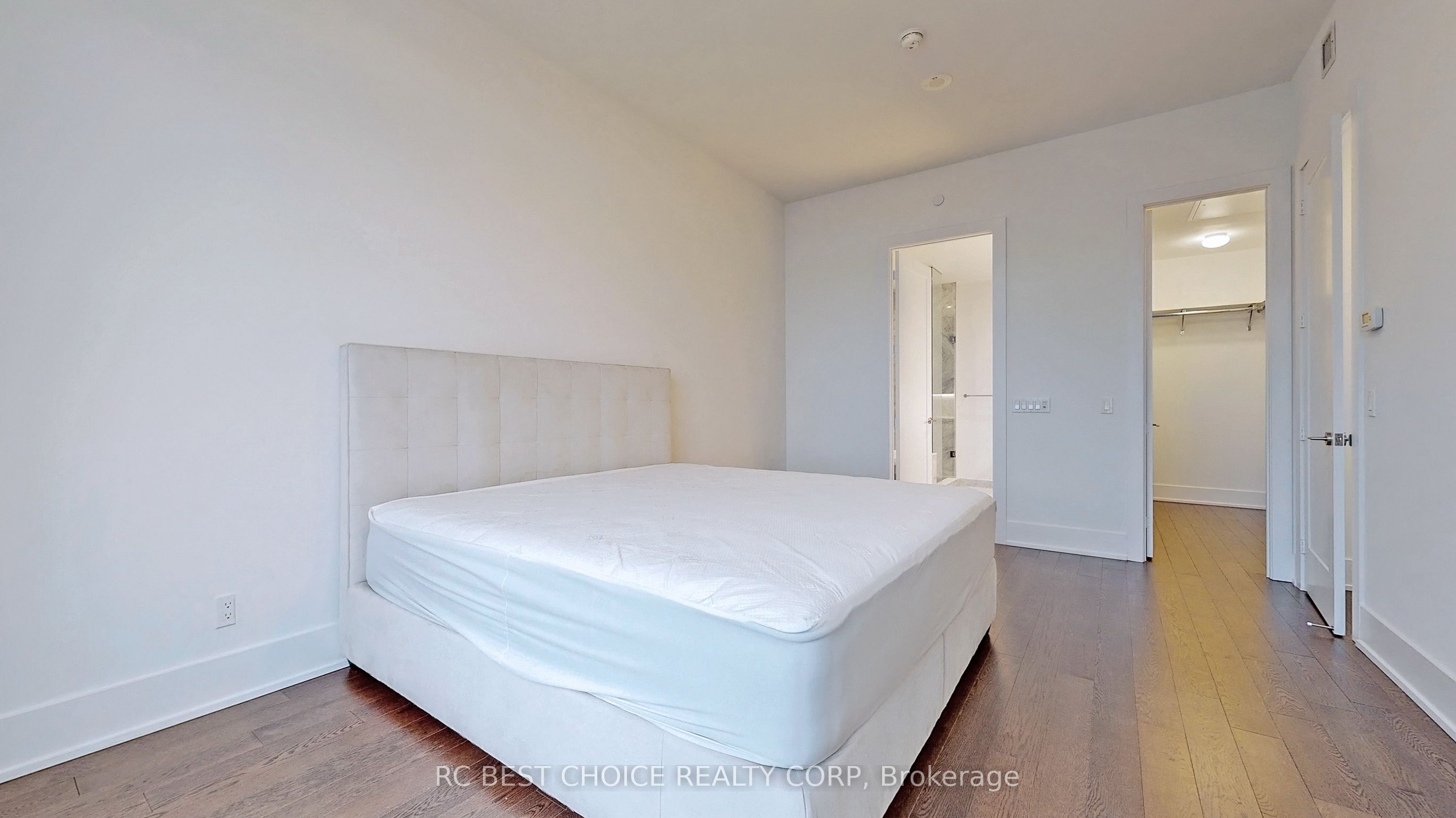#723 - 55 Merchants' Wharf Street Property Photo 15