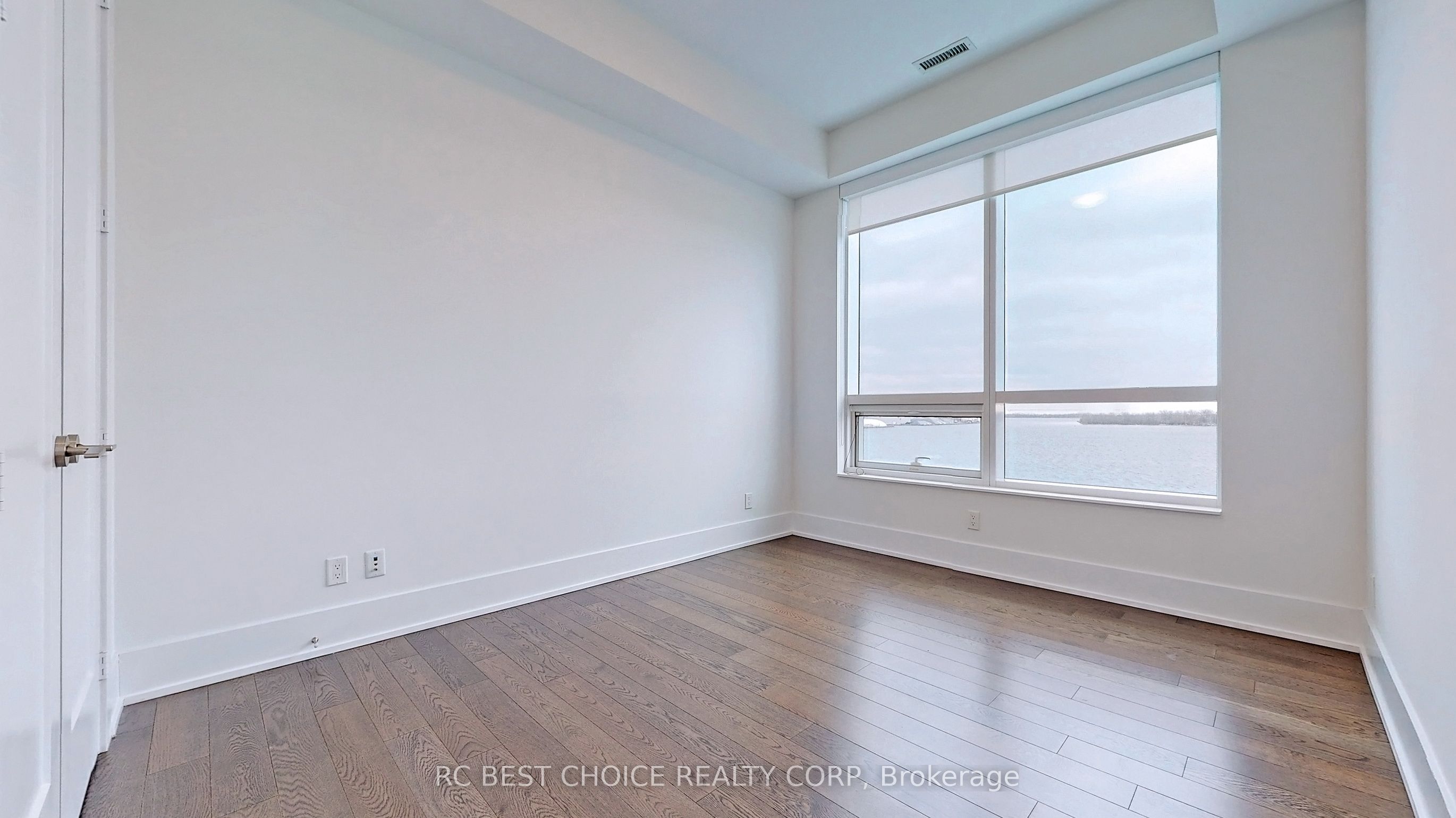 #723 - 55 Merchants' Wharf Street Property Photo 19