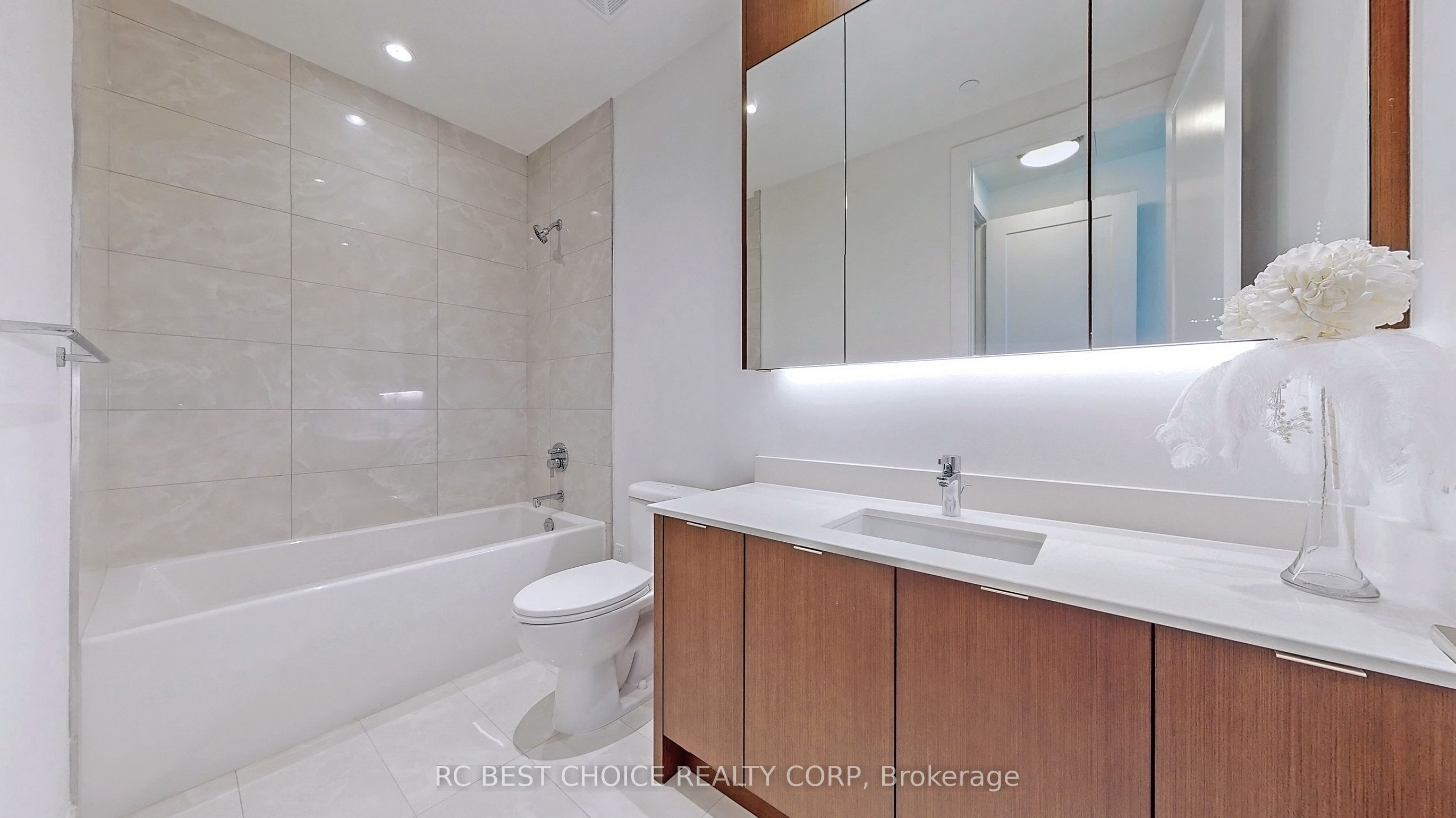 #723 - 55 Merchants' Wharf Street Property Photo 21