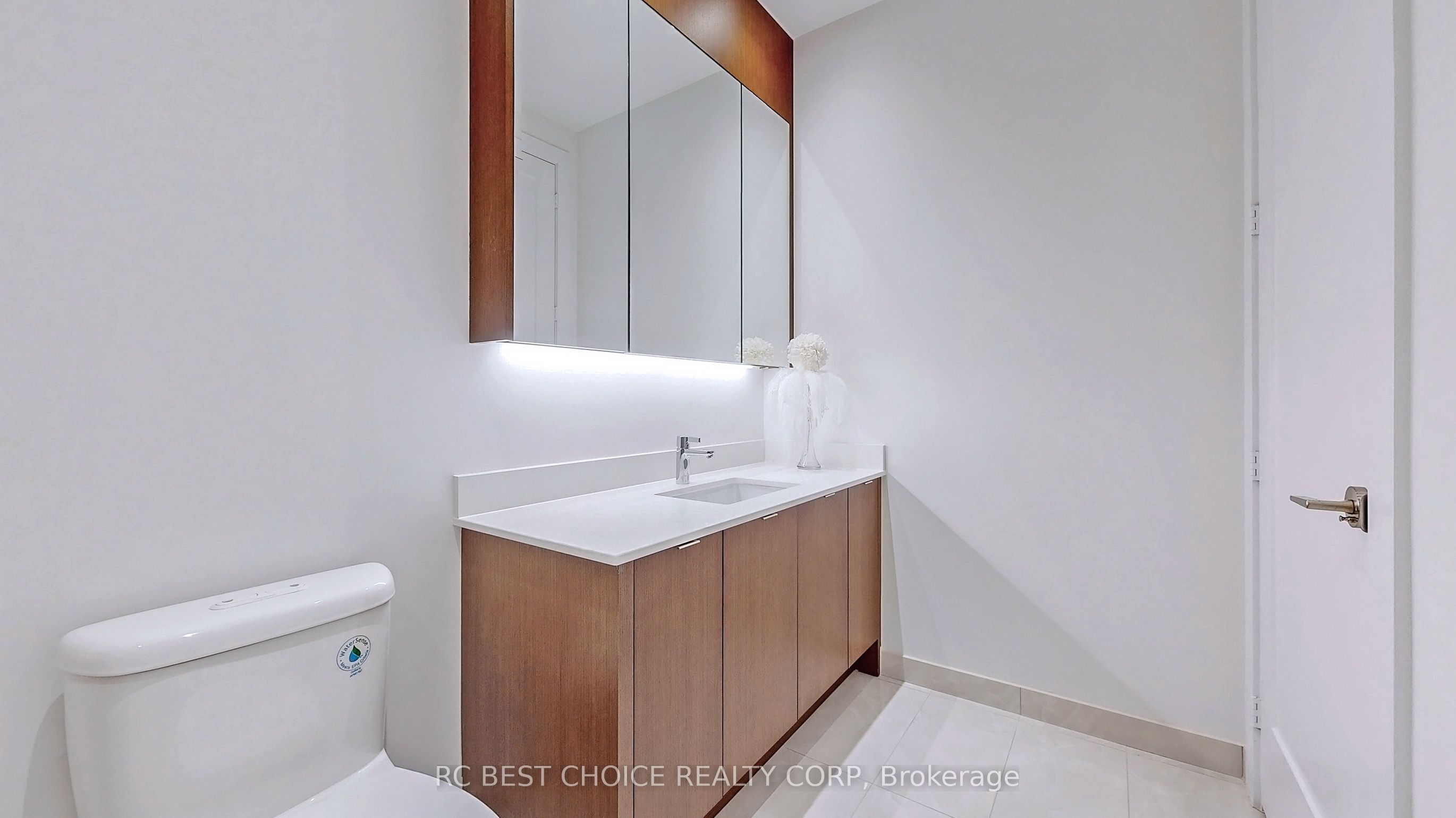 #723 - 55 Merchants' Wharf Street Property Photo 22