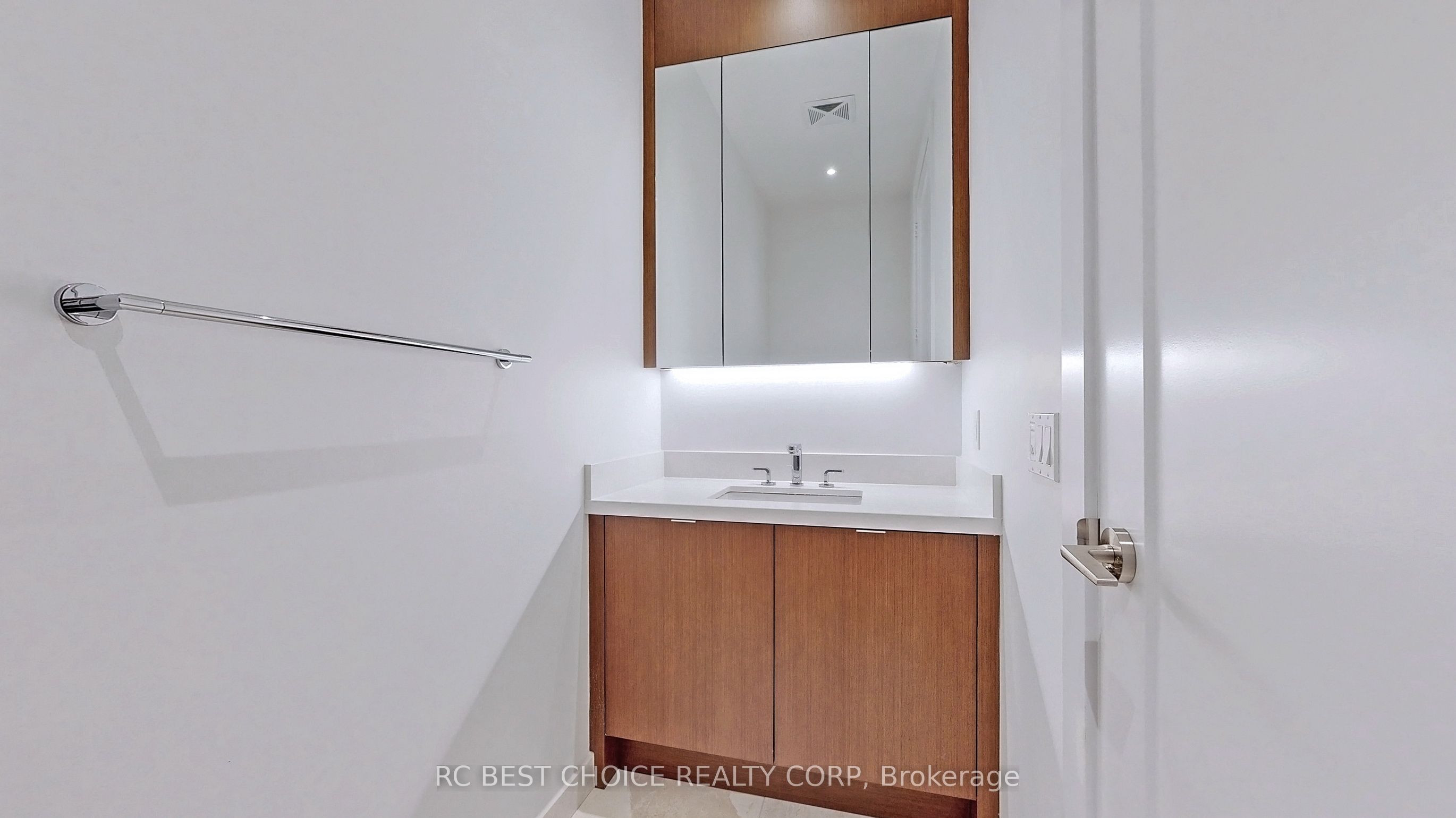 #723 - 55 Merchants' Wharf Street Property Photo 23