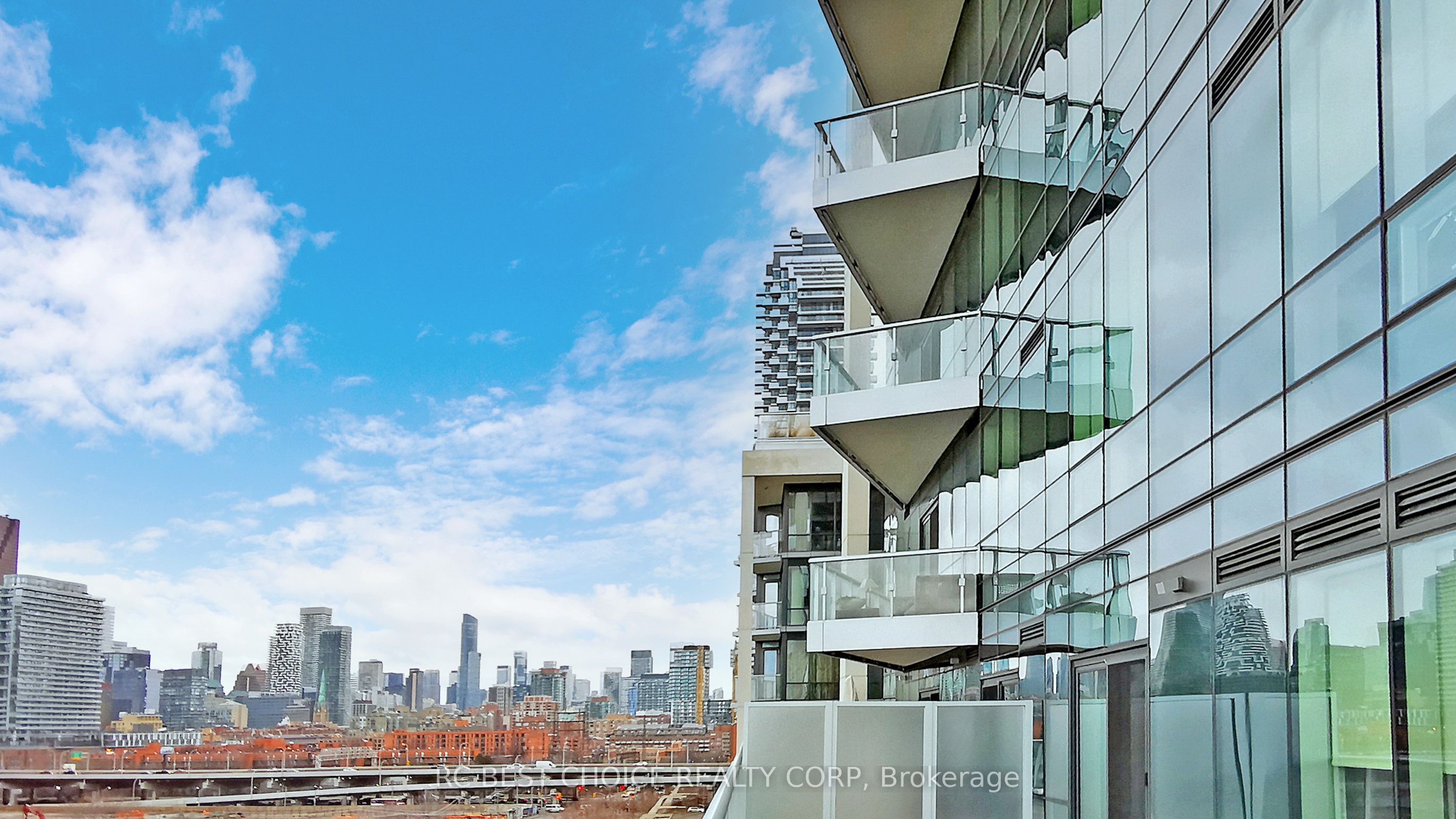 #723 - 55 Merchants' Wharf Street Property Photo 28