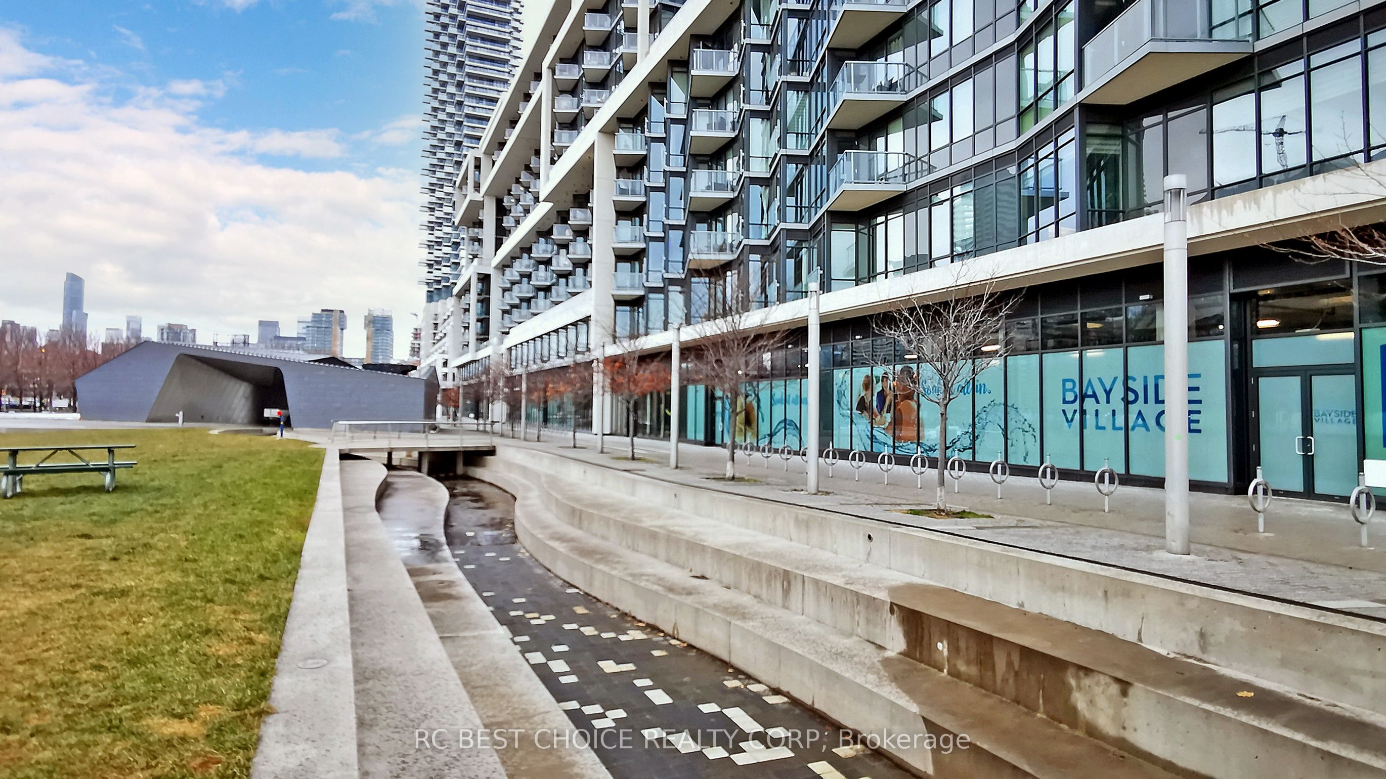 #723 - 55 Merchants' Wharf Street Property Photo 36