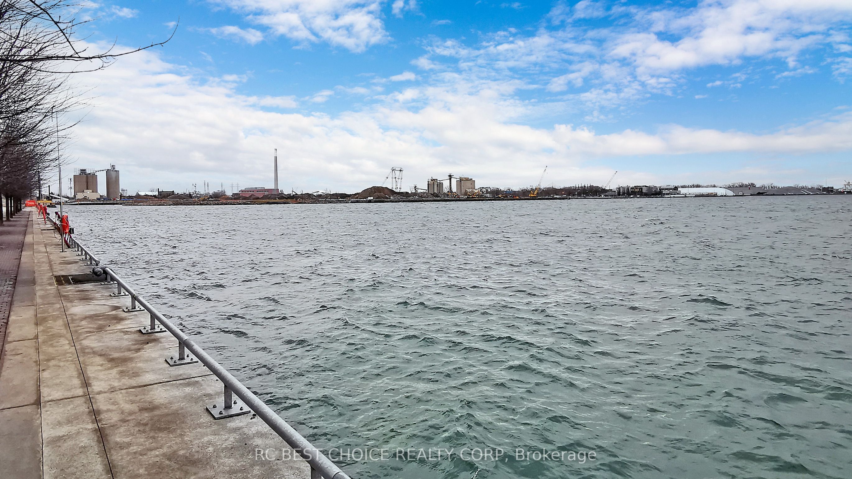 #723 - 55 Merchants' Wharf Street Property Photo 39