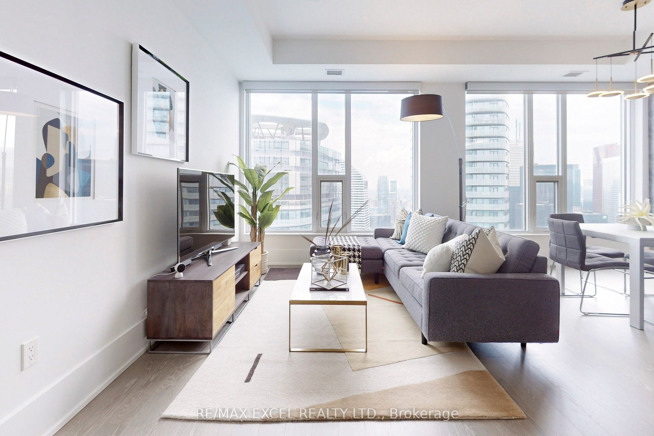 #6312 - 10 York Street Property Photo 2