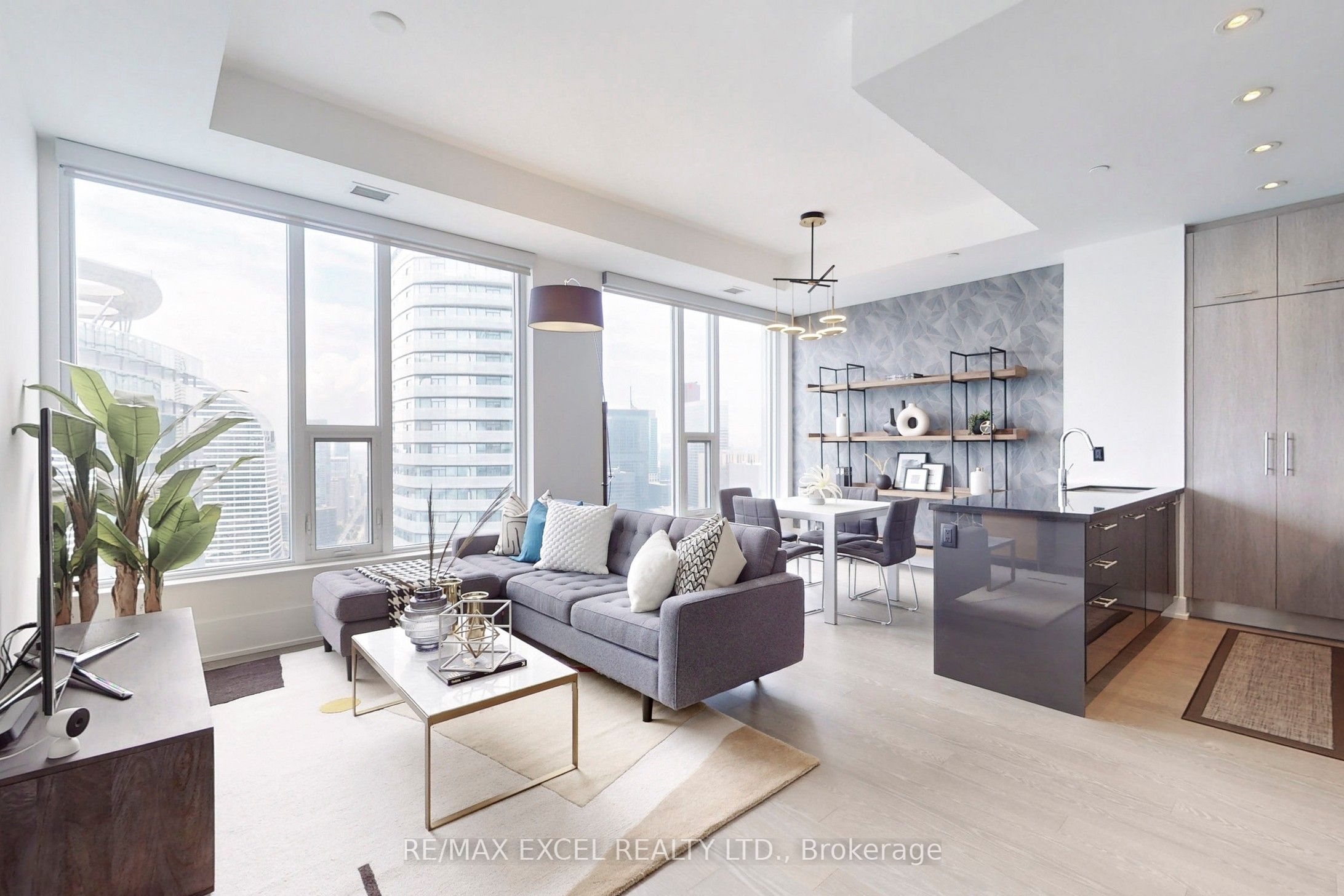#6312 - 10 York Street Property Photo 3
