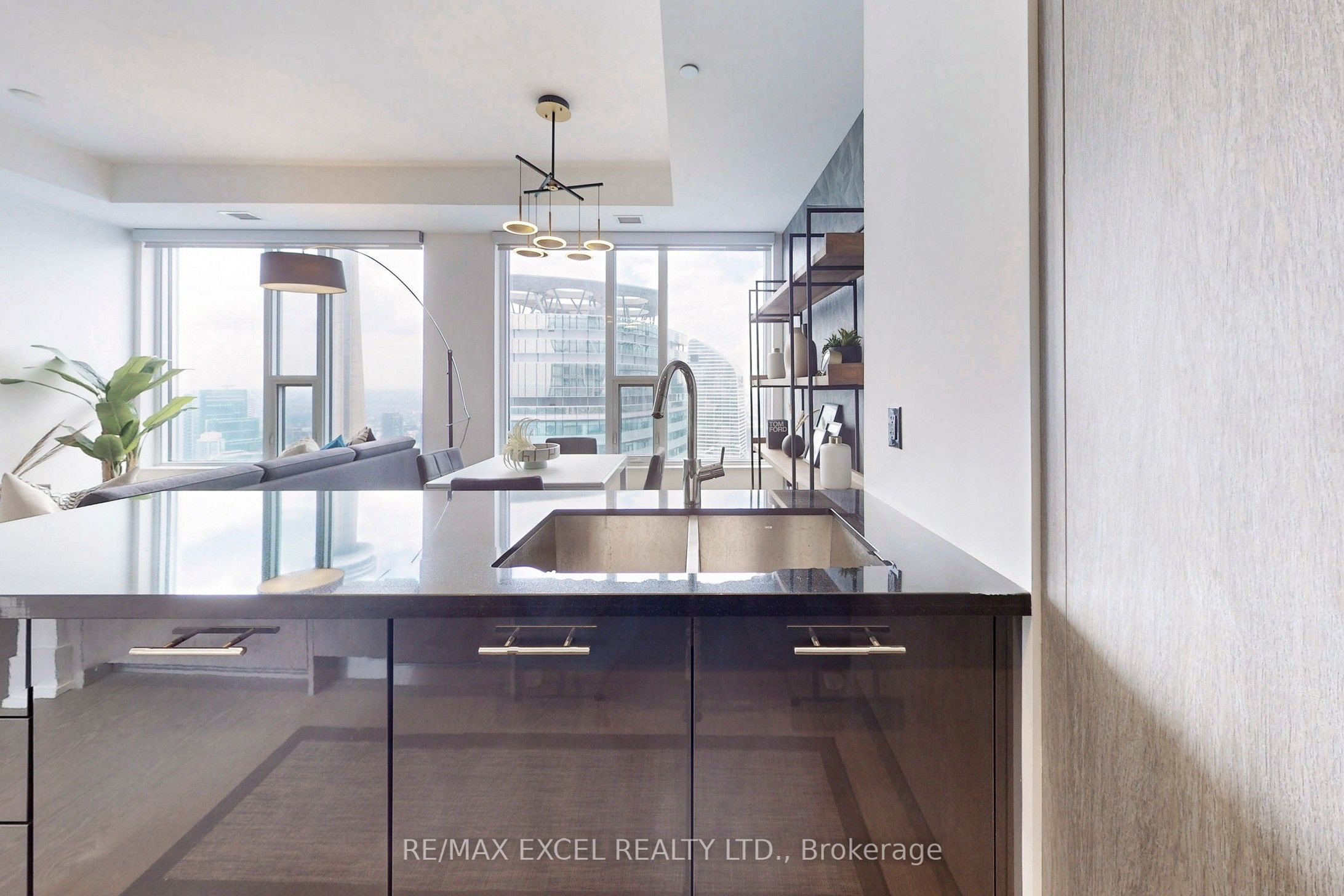 #6312 - 10 York Street Property Photo 9