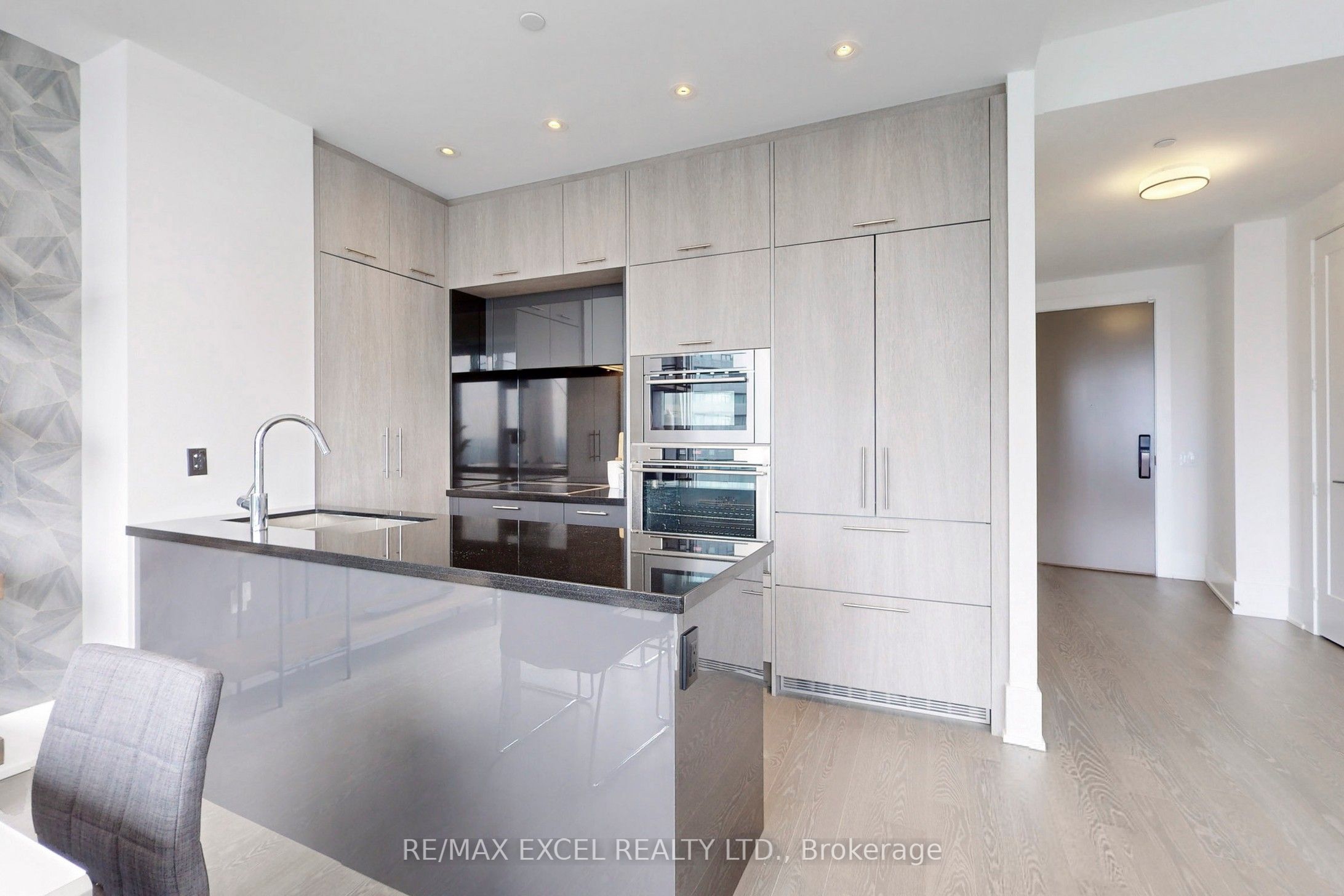 #6312 - 10 York Street Property Photo 10