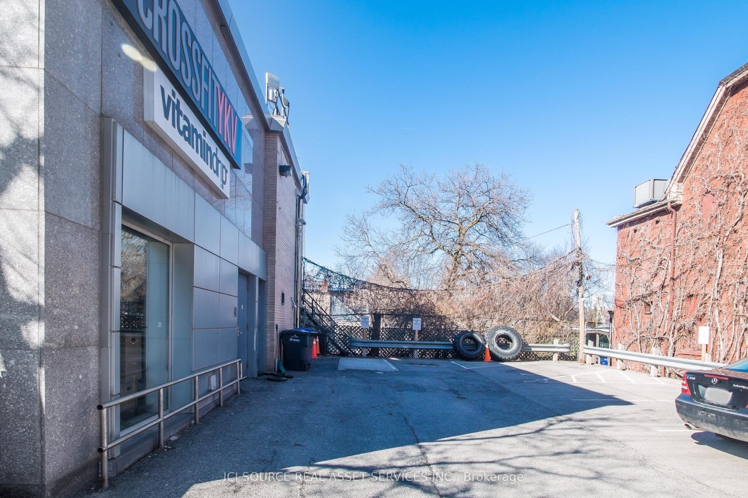 175 Avenue Road Property Photo 2