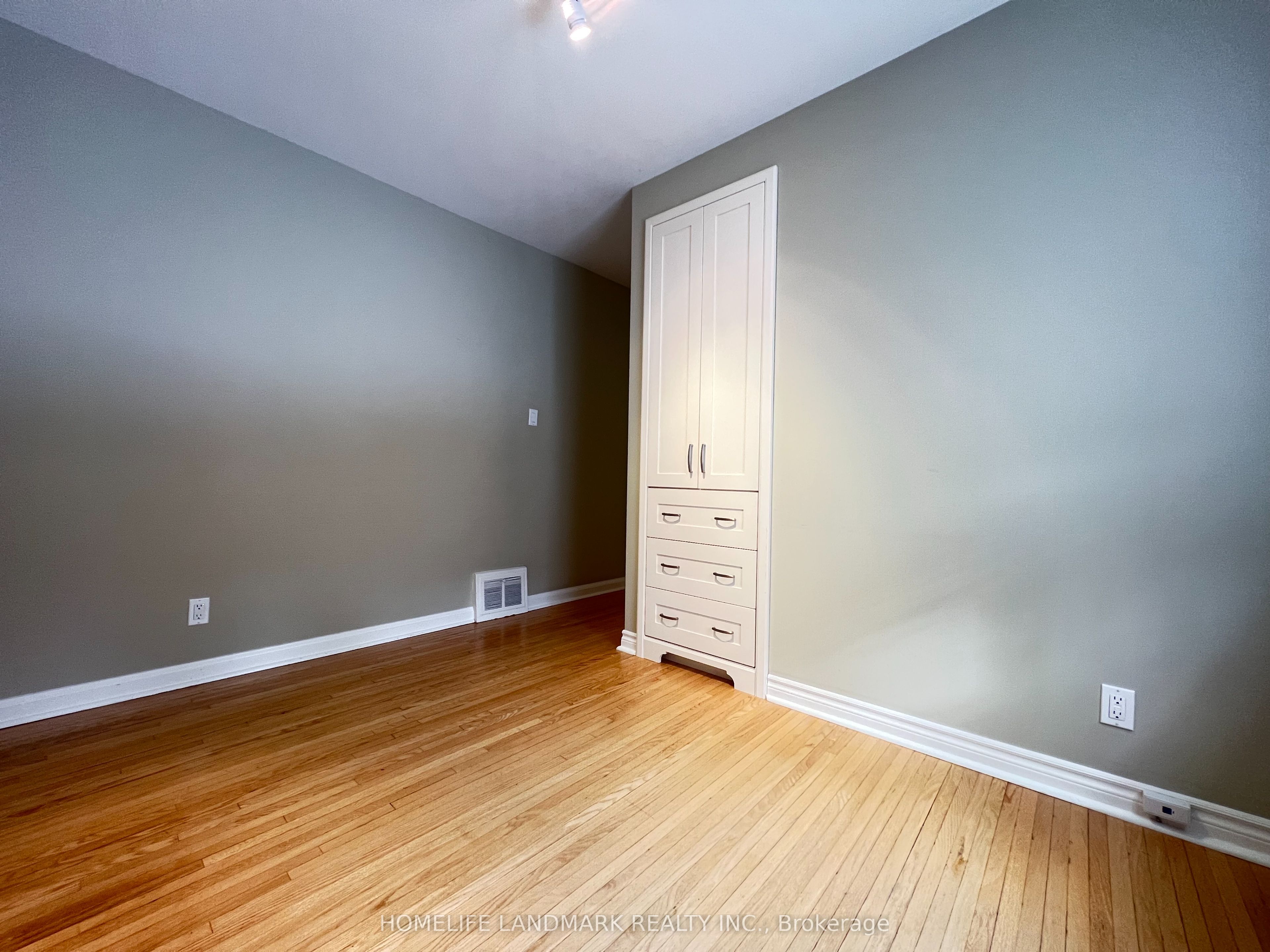 11 Devondale Avenue Property Photo 8