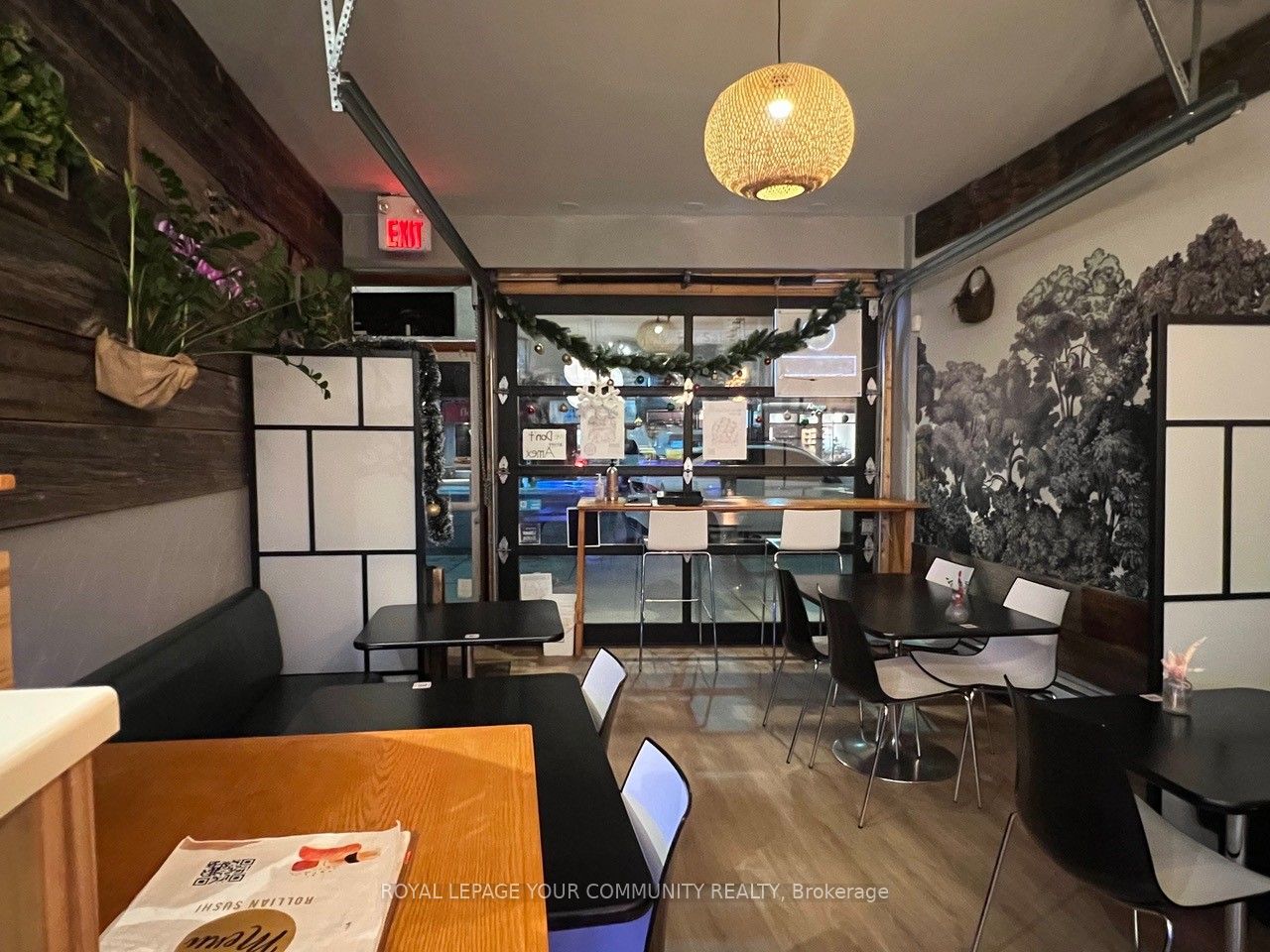 2584 Yonge Street Property Photo 6
