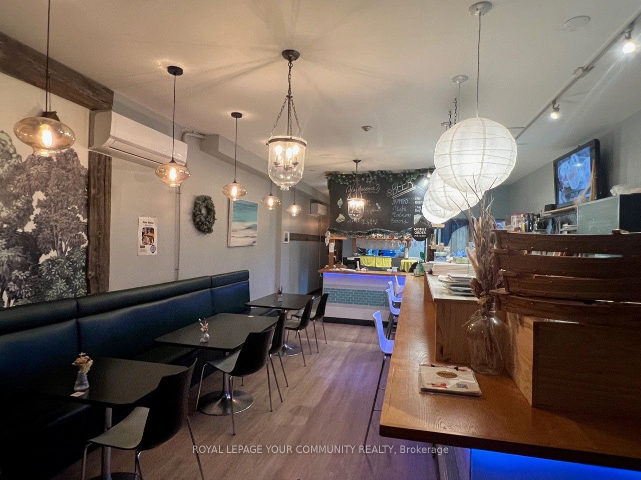 2584 Yonge Street Property Photo 7