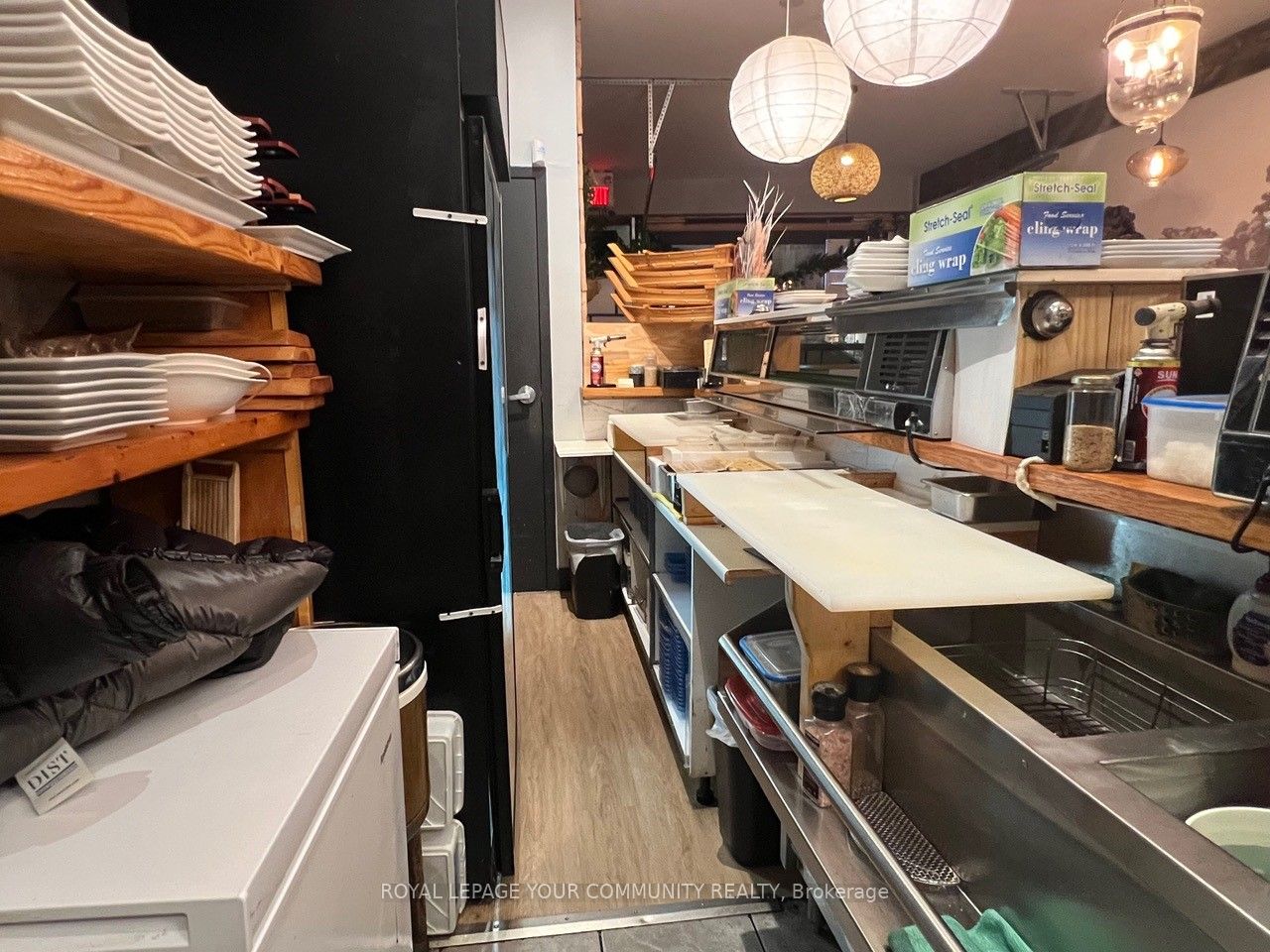 2584 Yonge Street Property Photo 15