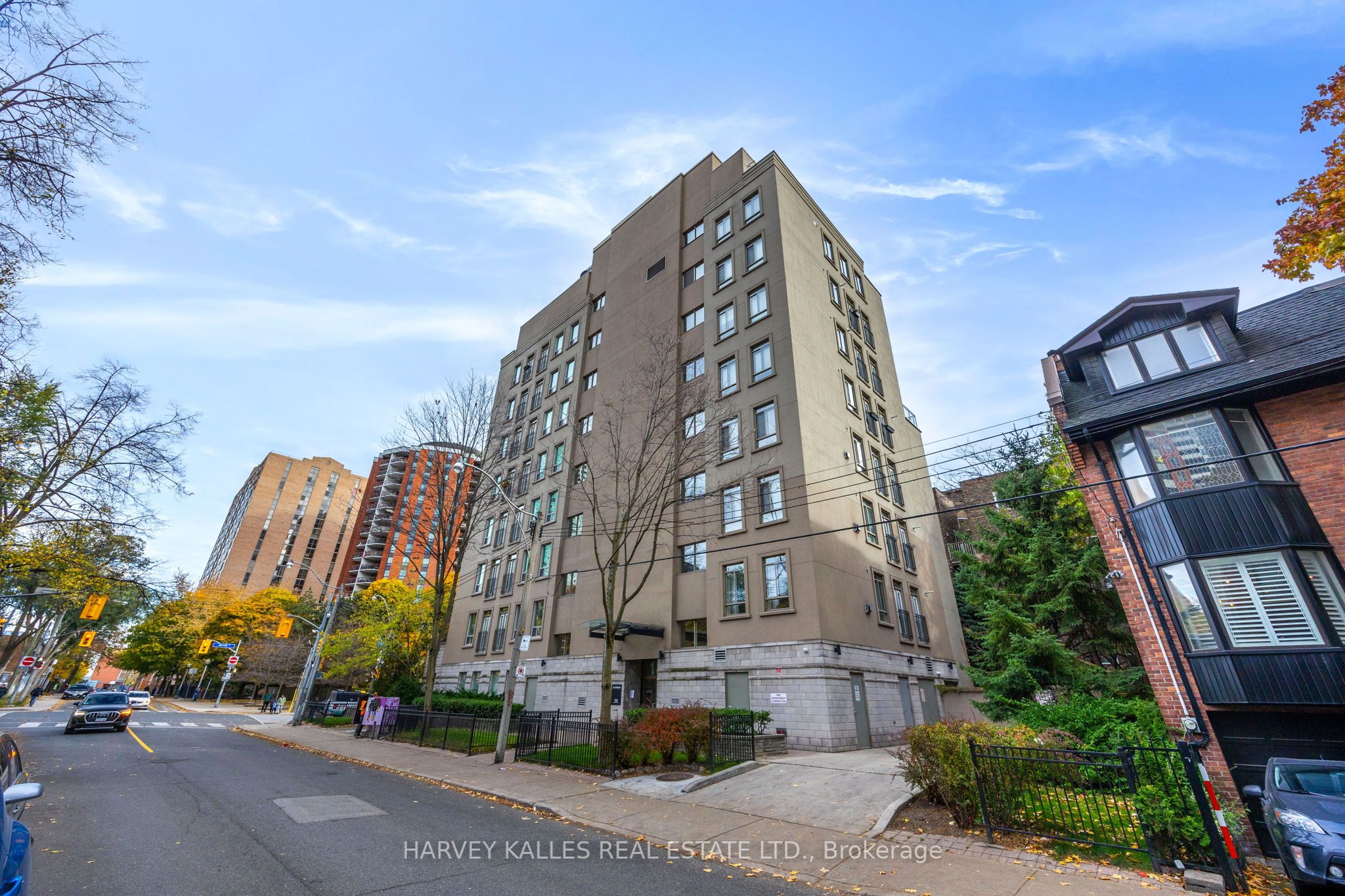 #205 - 135 Maitland Street Property Photo 1