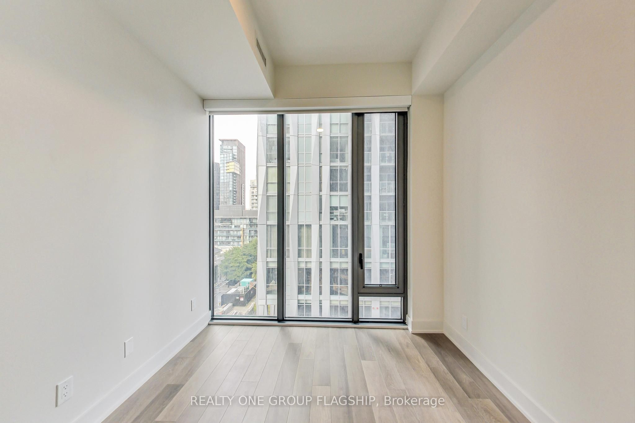 #701 - 8 Cumberland Street Property Photo 11