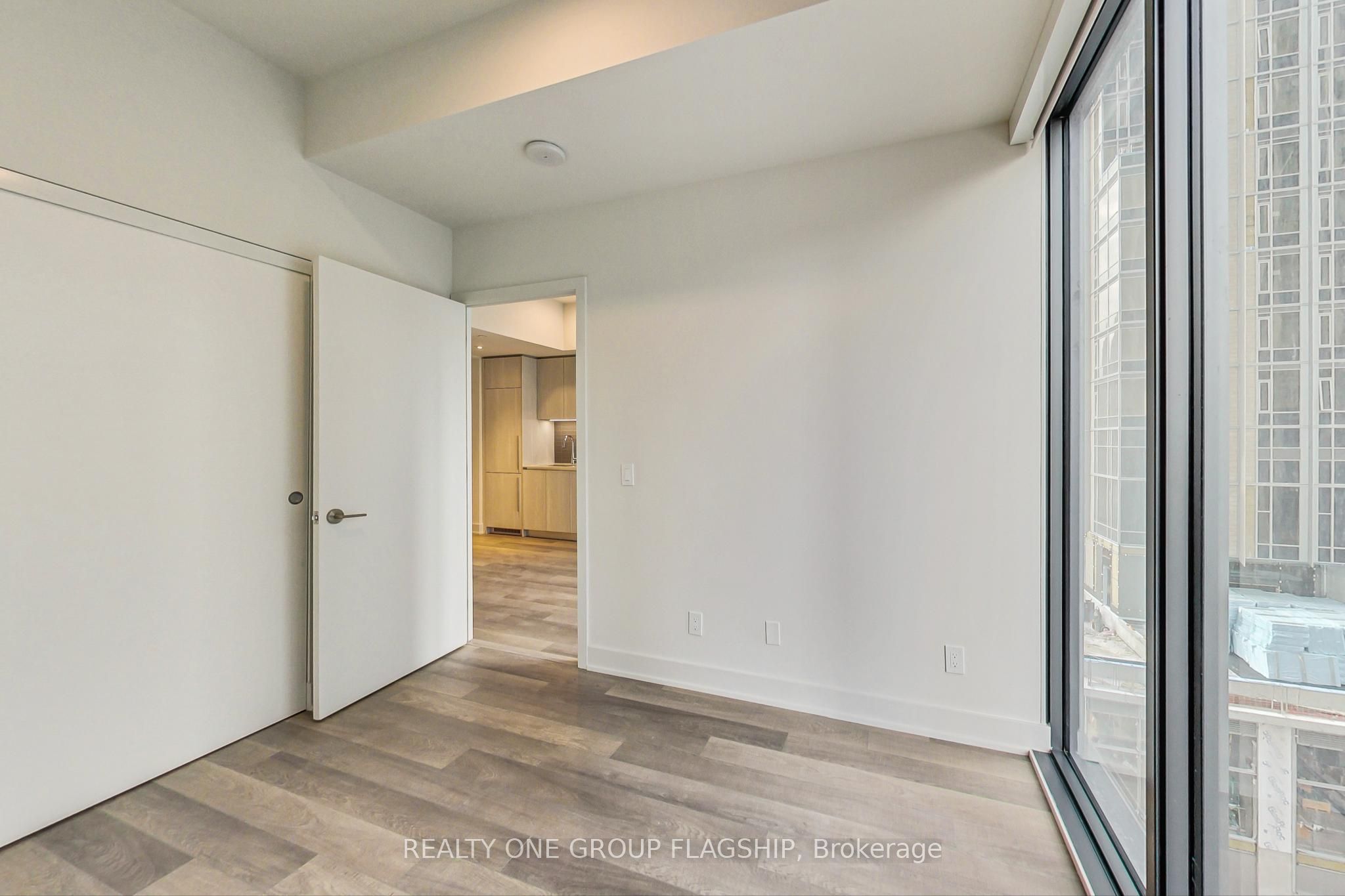 #701 - 8 Cumberland Street Property Photo 12