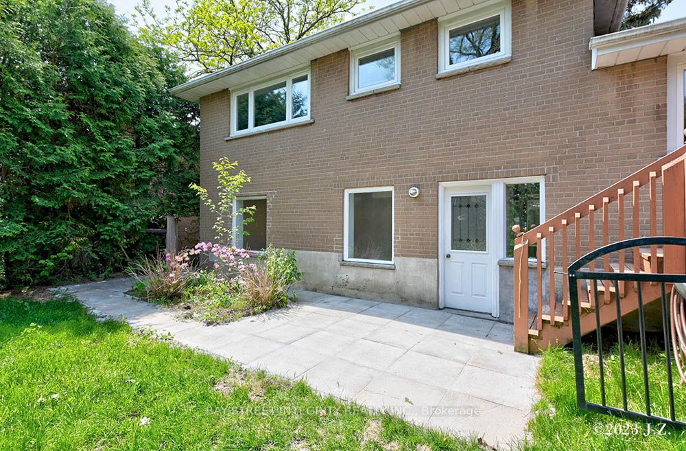 #lower - 27 Heathview Avenue Property Photo 3