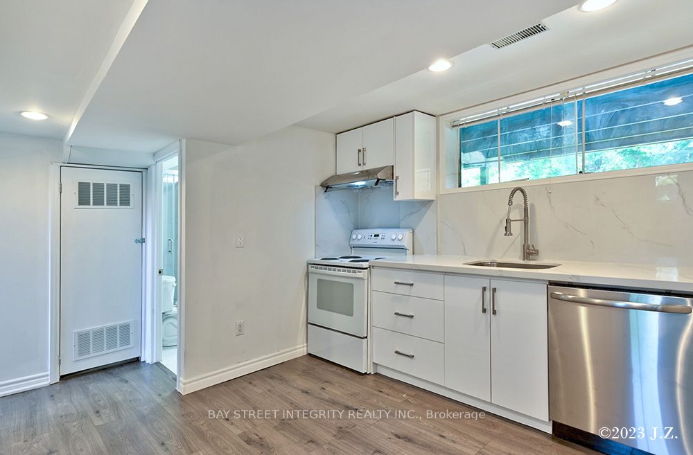 #lower - 27 Heathview Avenue Property Photo 7