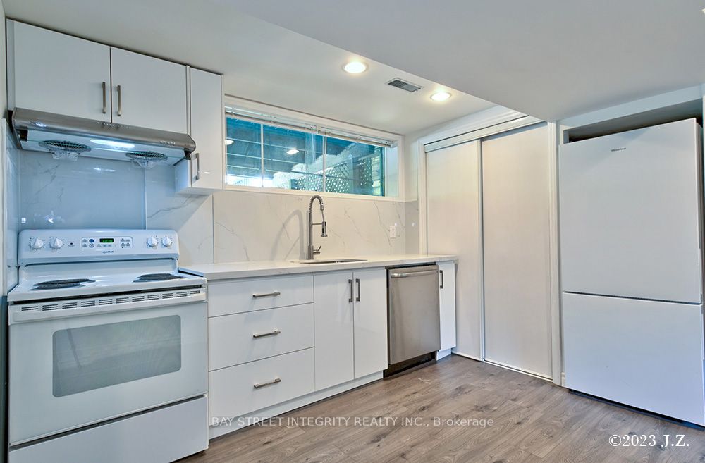 #lower - 27 Heathview Avenue Property Photo 8
