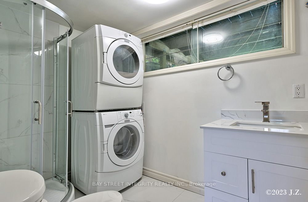 #lower - 27 Heathview Avenue Property Photo 9