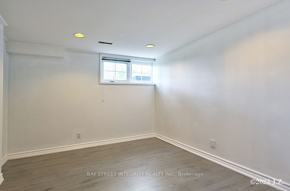 #lower - 27 Heathview Avenue Property Photo 10