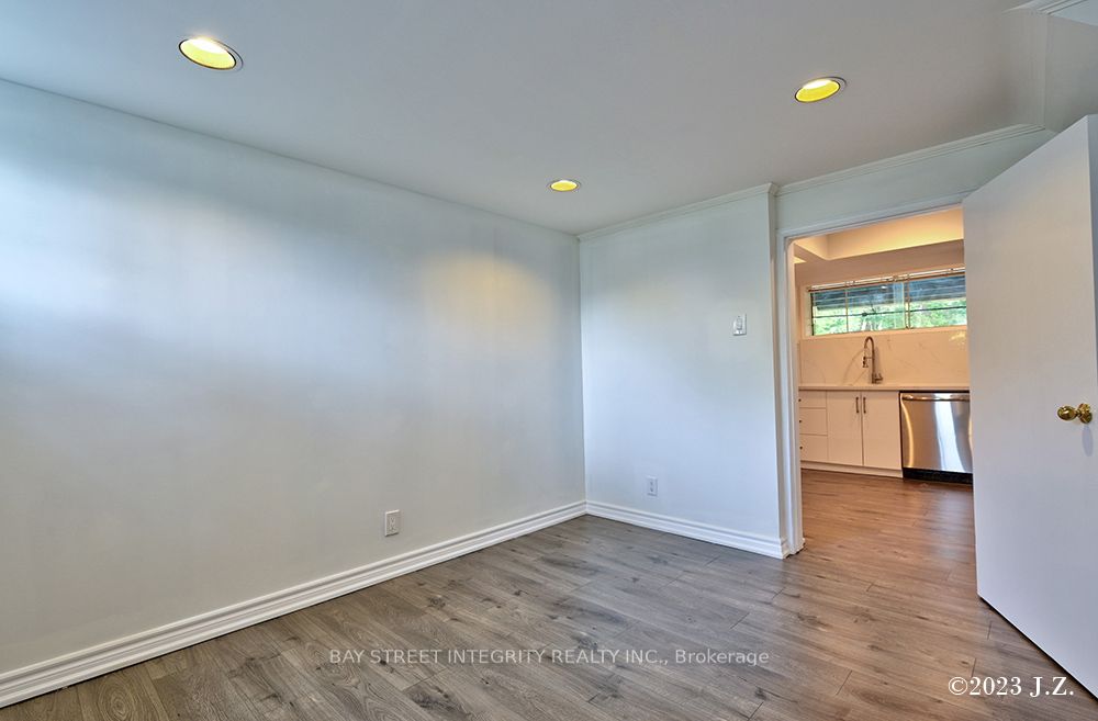 #lower - 27 Heathview Avenue Property Photo 11