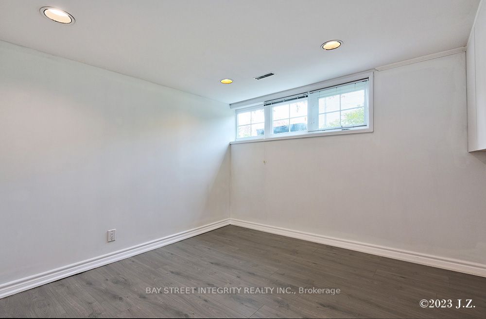 #lower - 27 Heathview Avenue Property Photo 13