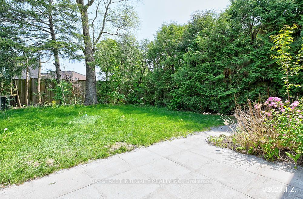 #lower - 27 Heathview Avenue Property Photo 14