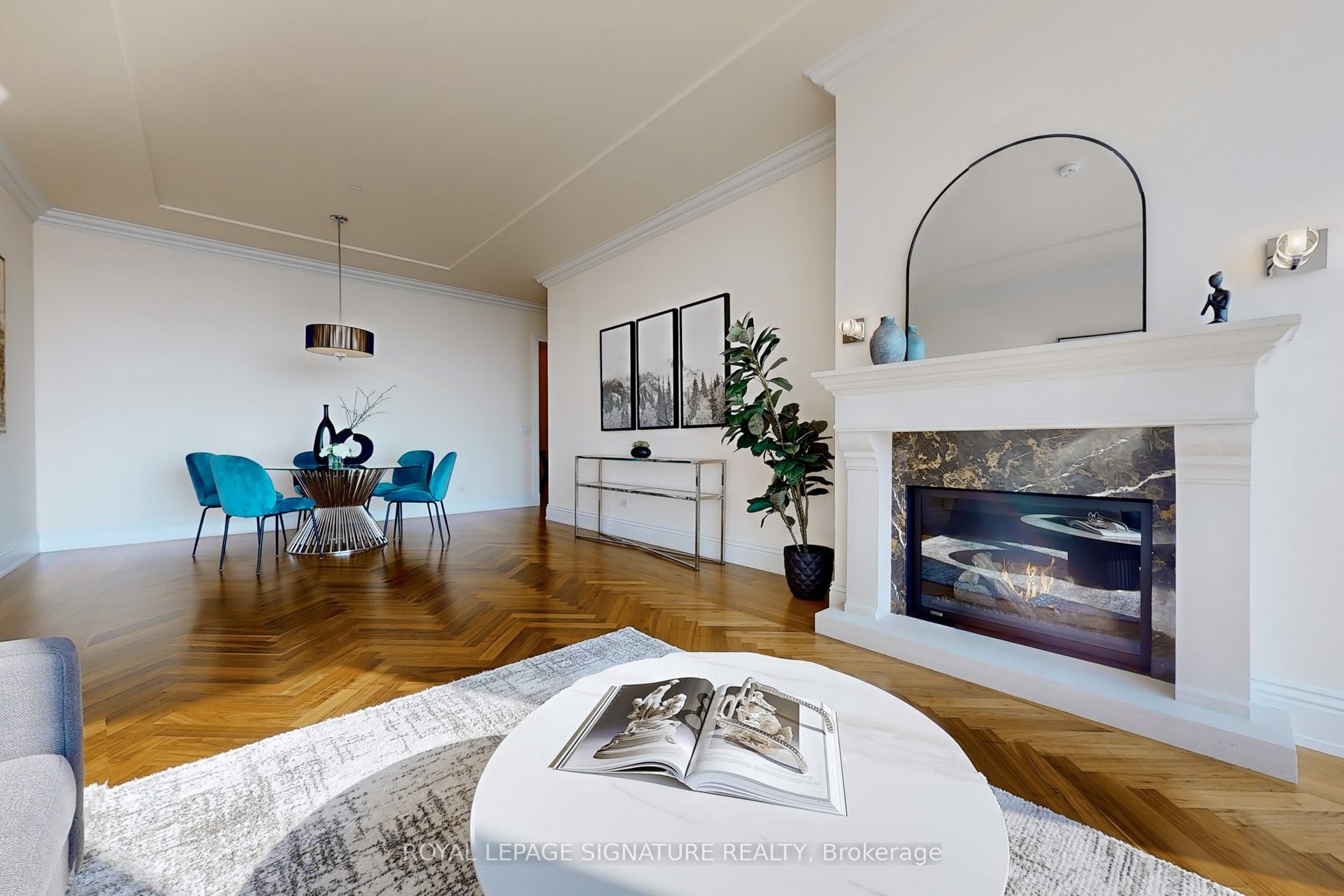 183 Wellington Street W 3505 Property Photo 11