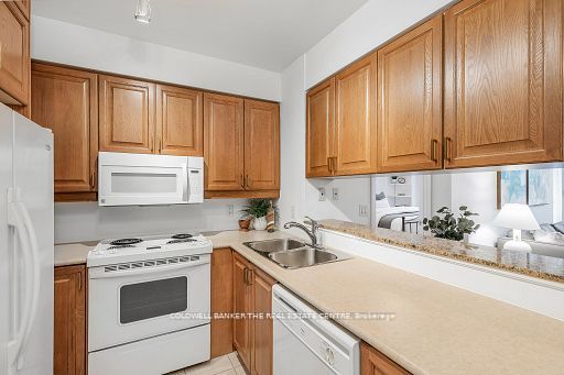 #308 - 1801 Bayview Avenue Property Photo 6