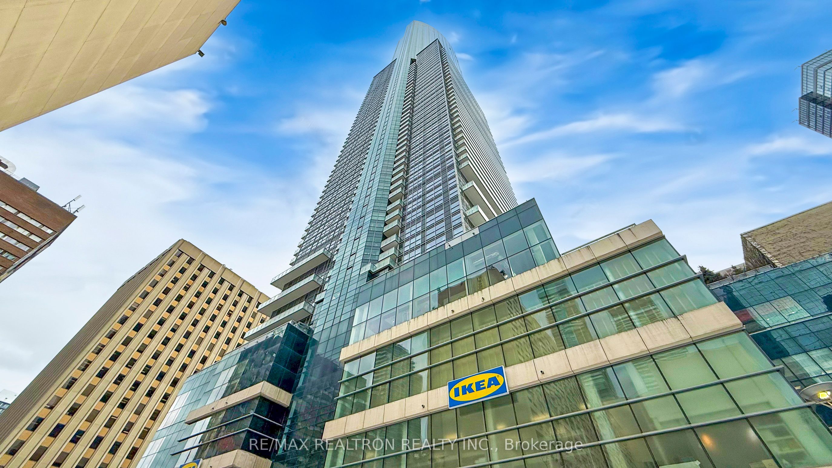 #1104 - 386 Yonge St Street Property Photo 1