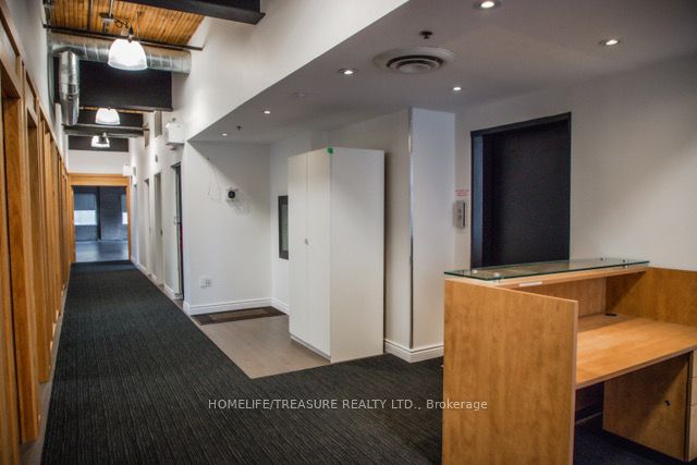 #3rd Flr - 243 Queen Street Property Photo 2