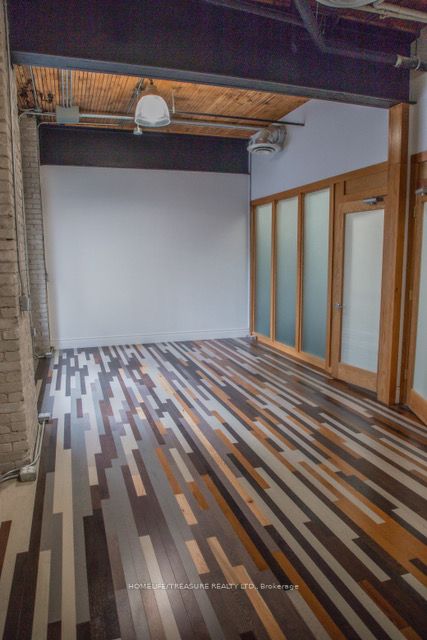 #3rd Flr - 243 Queen Street Property Photo 7
