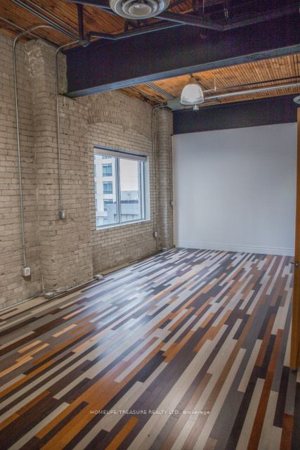 #3rd Flr - 243 Queen Street Property Photo 8